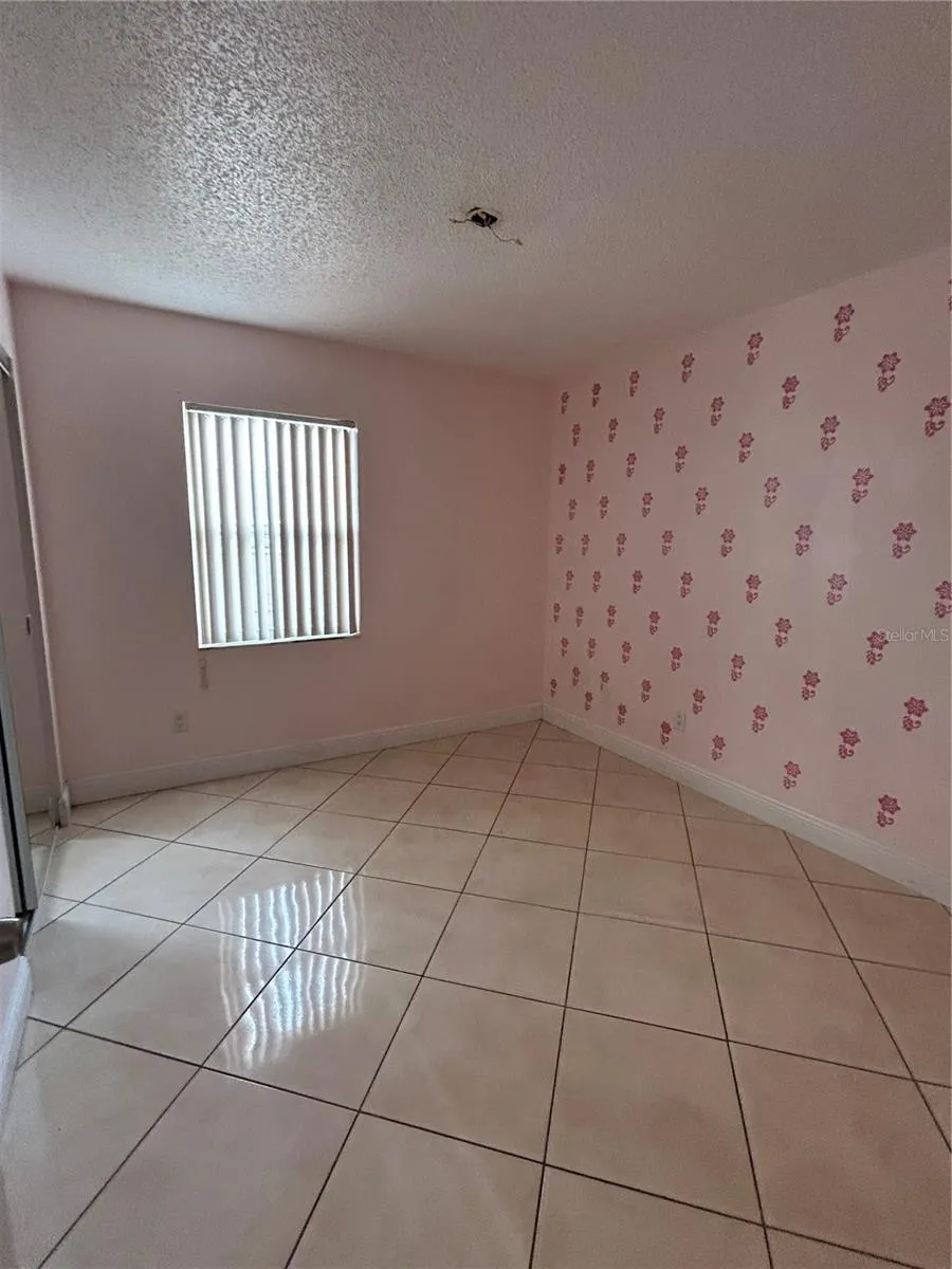 339 LA PAZ DR
