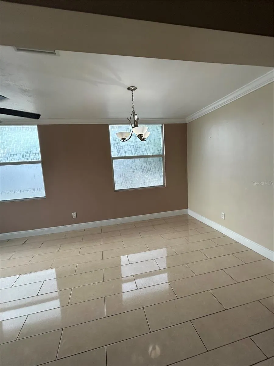 339 LA PAZ DR