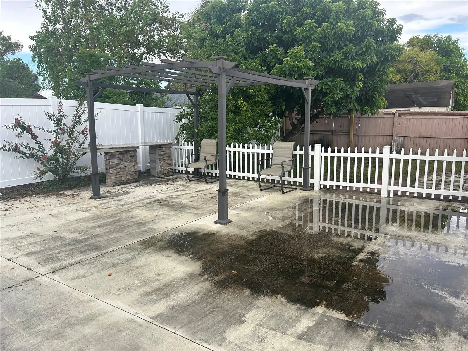 339 LA PAZ DR