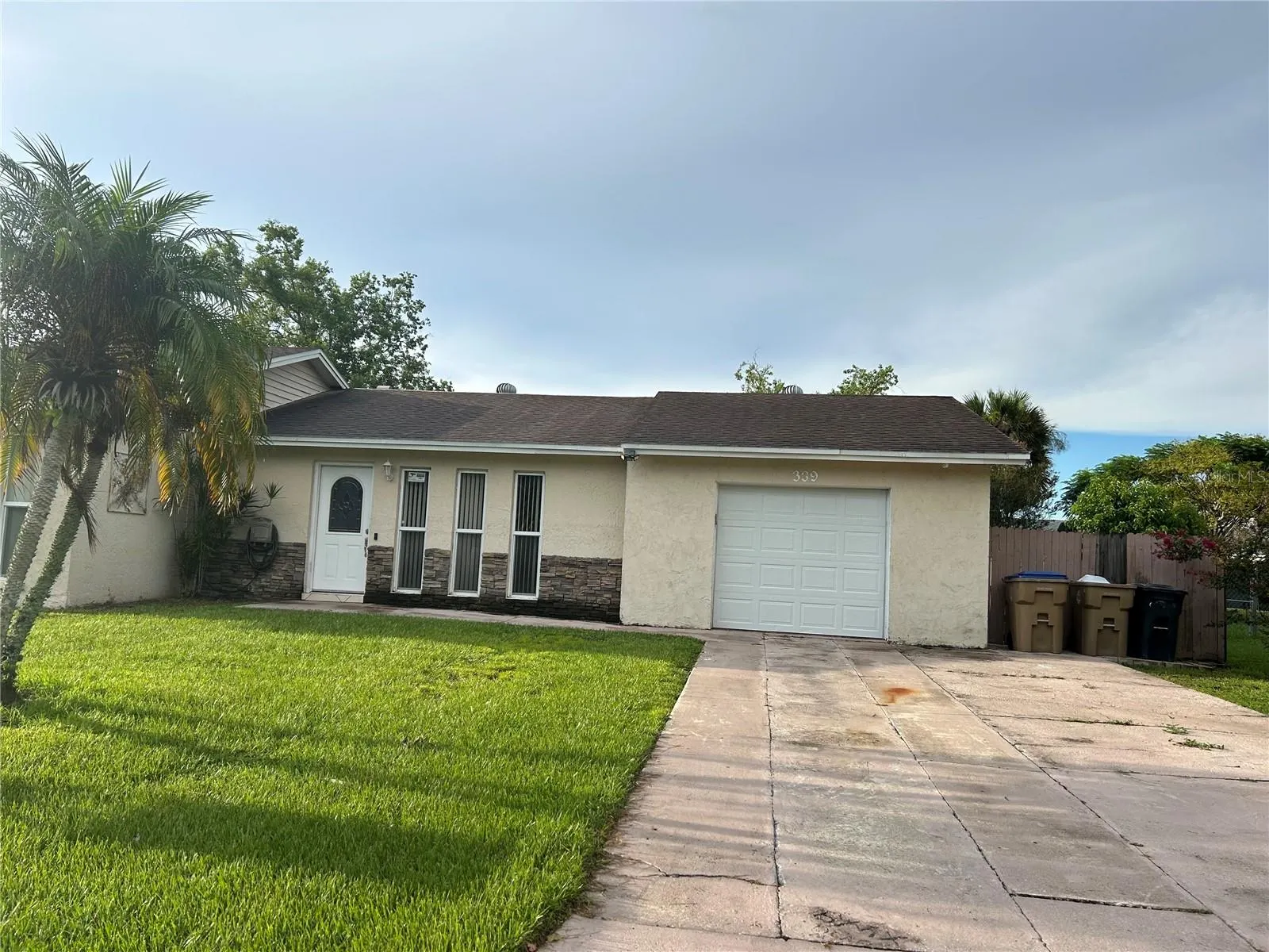 339 LA PAZ DR