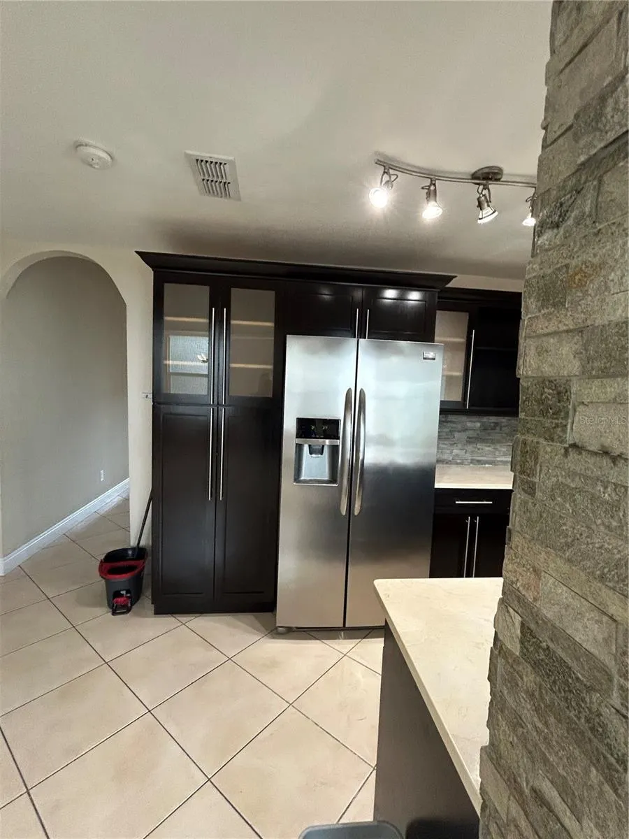339 LA PAZ DR