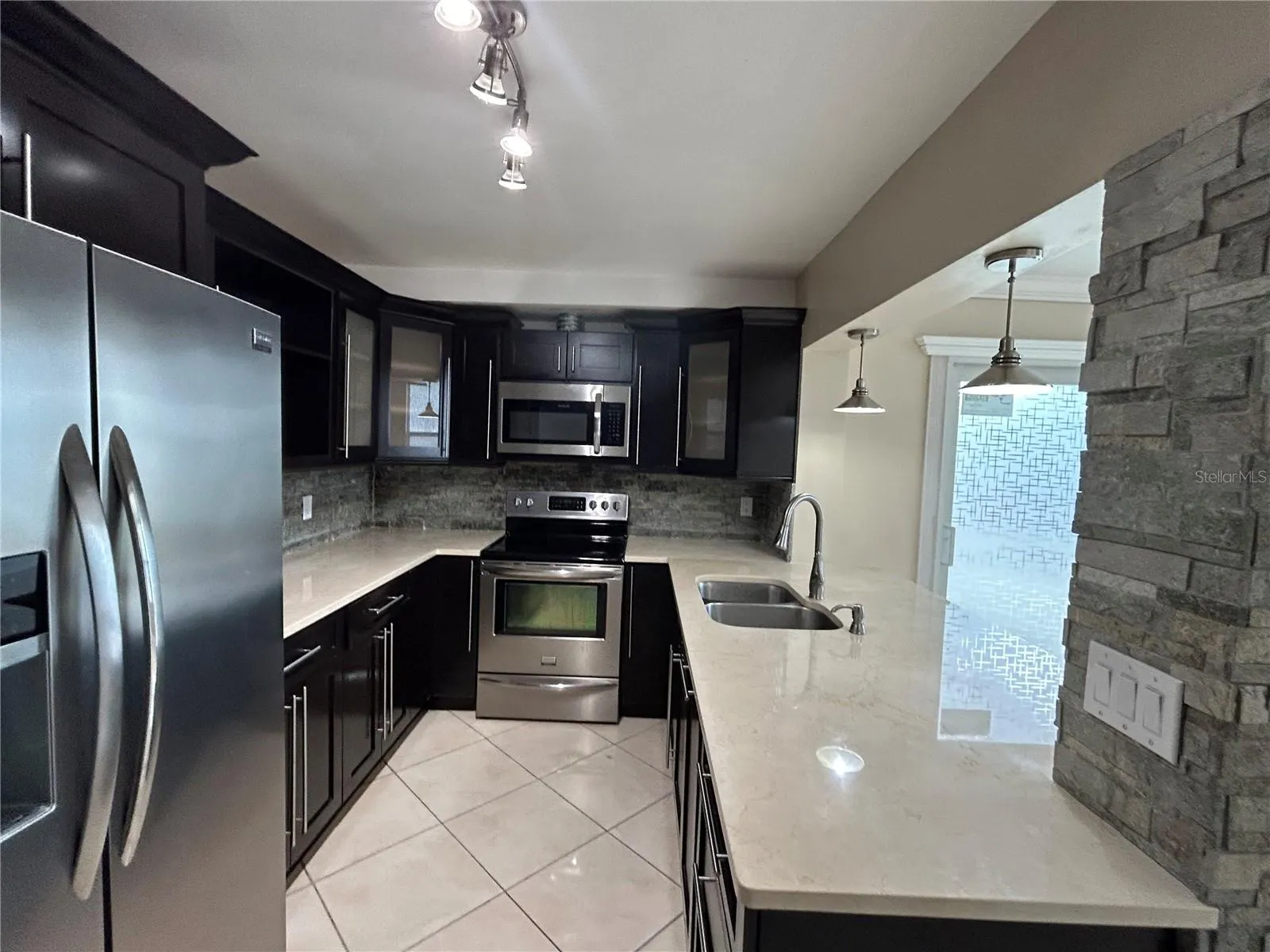 339 LA PAZ DR