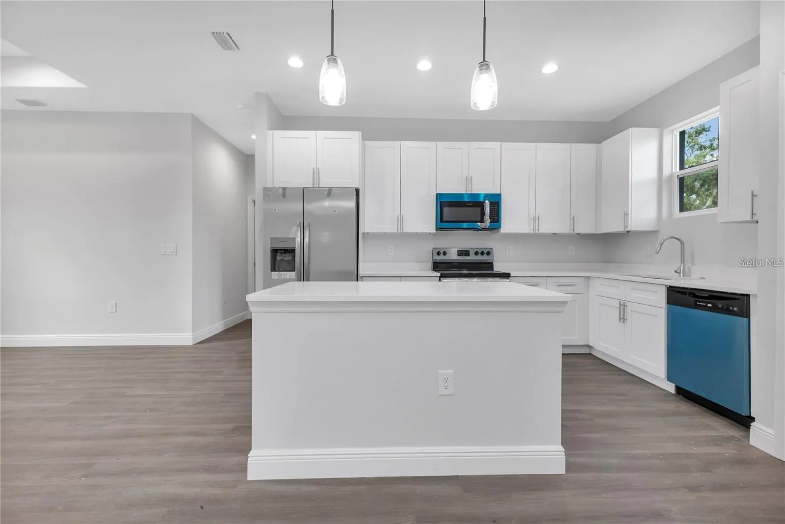 13314 HOLTVILLE AVE