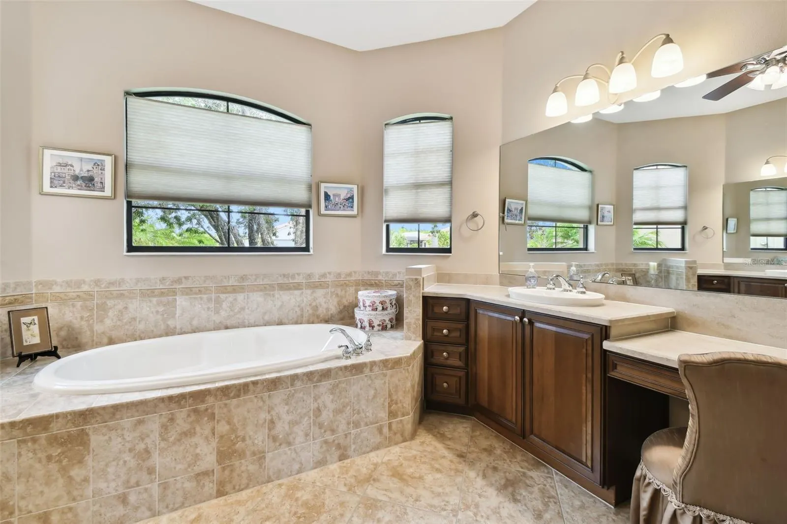 154 RANCHO MIRAGE DR