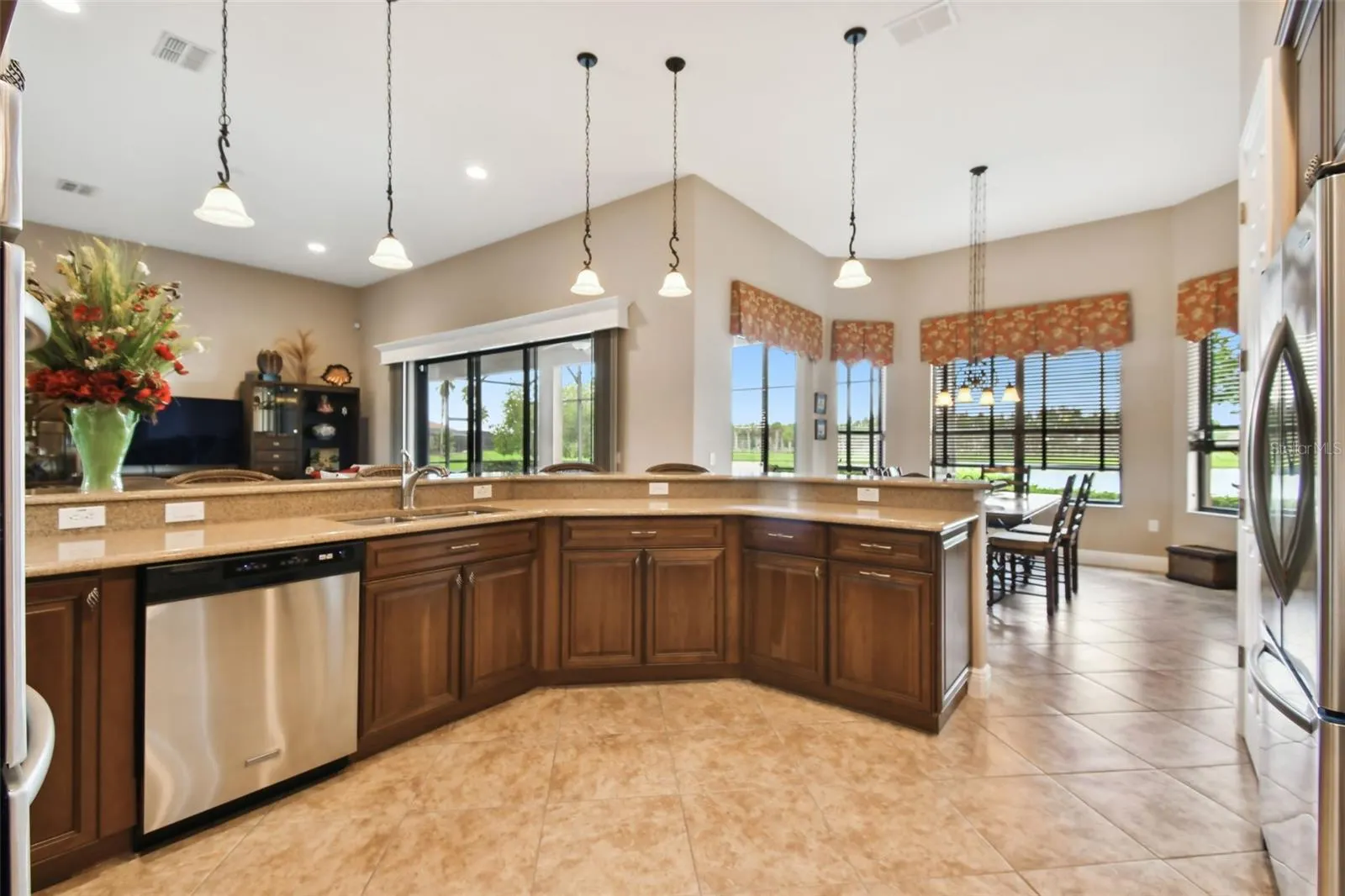 154 RANCHO MIRAGE DR