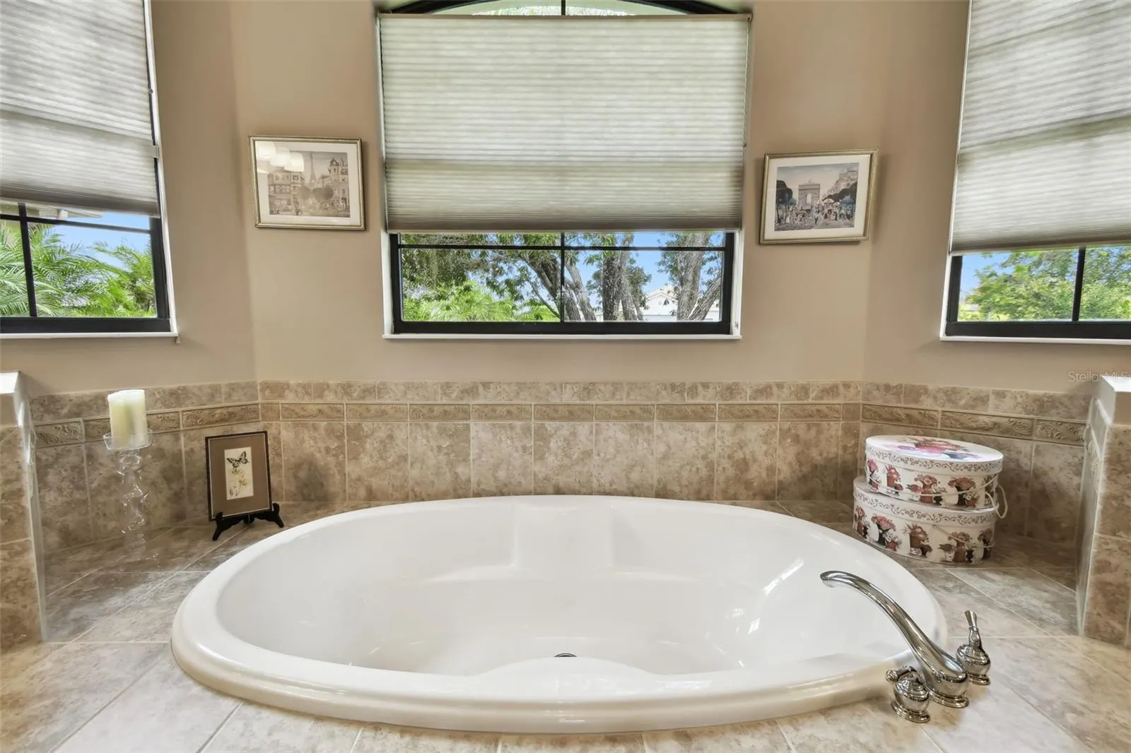 154 RANCHO MIRAGE DR