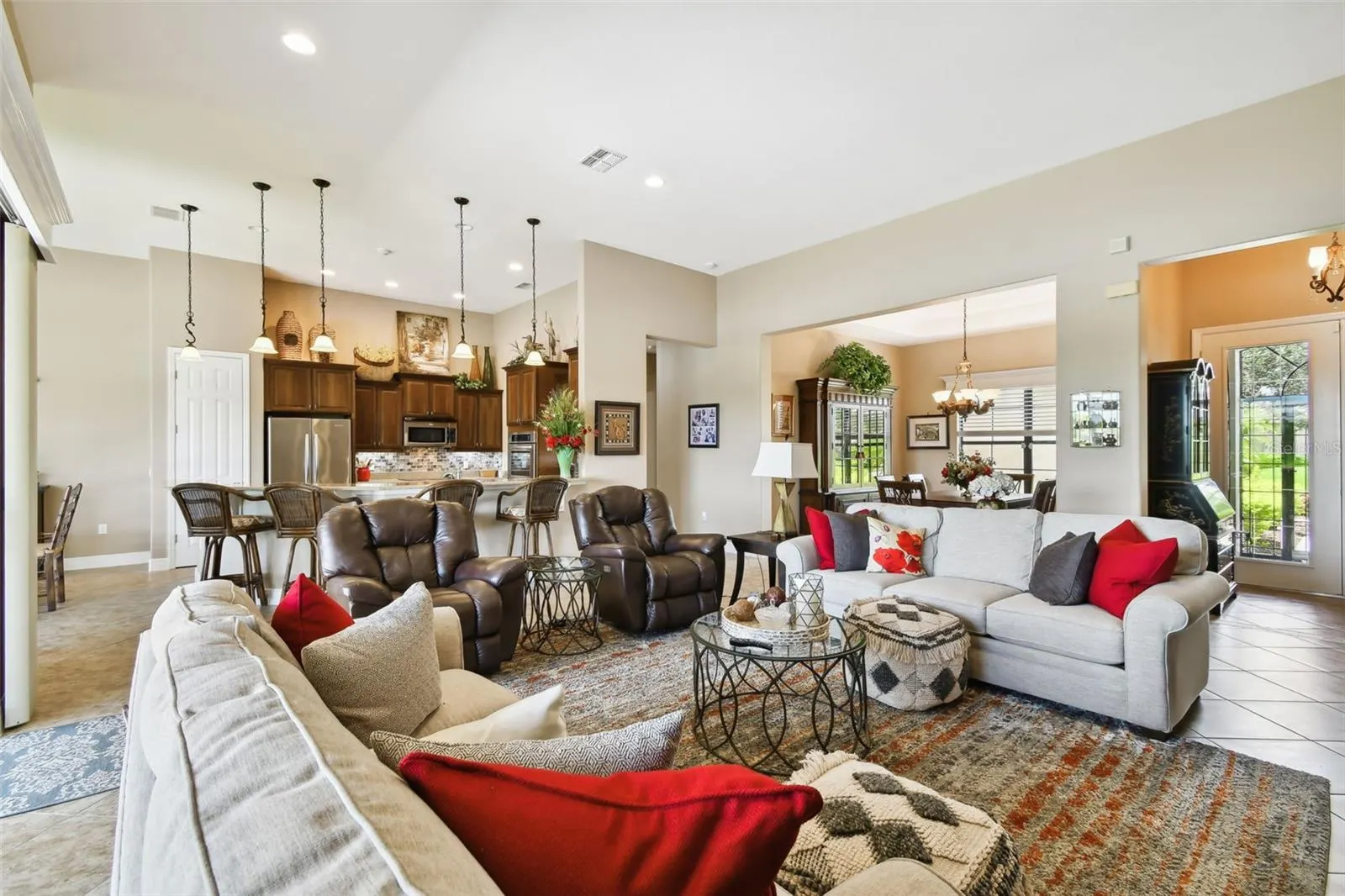 154 RANCHO MIRAGE DR
