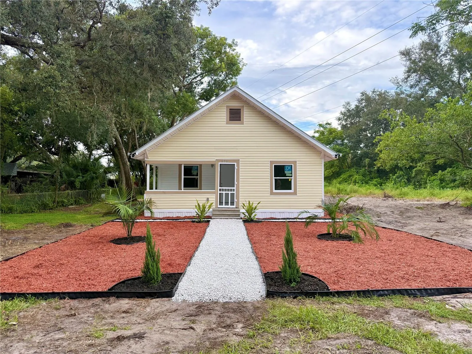 656 W DATE ST