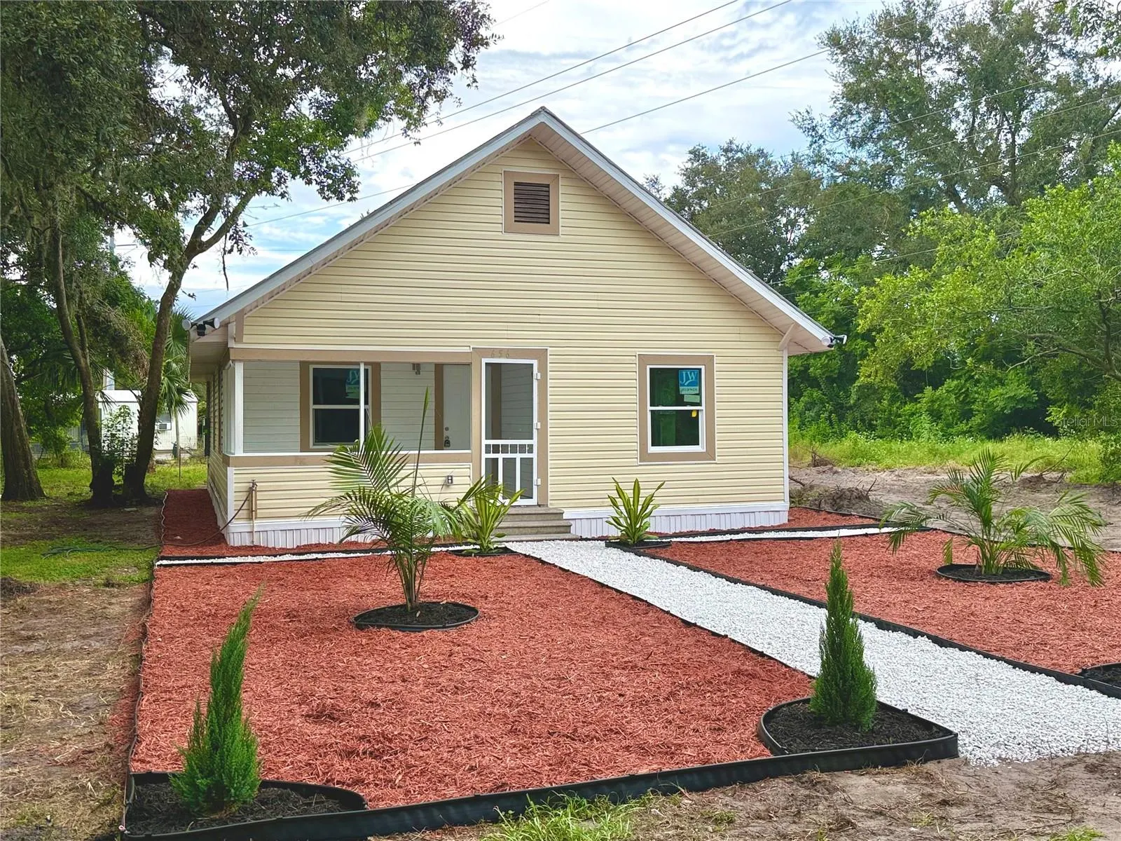 656 W DATE ST