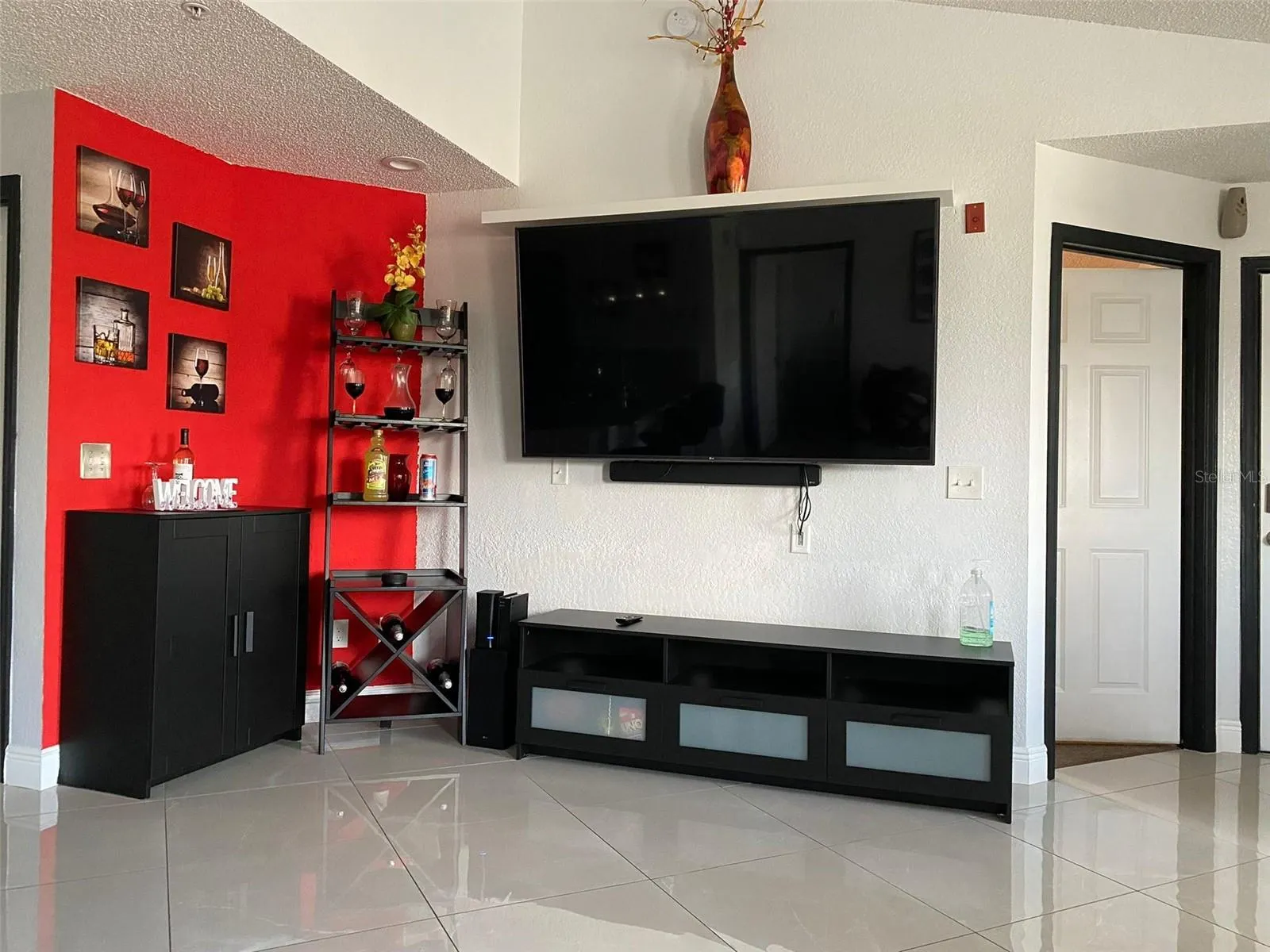 2208 ANTIGUA PL #933, #933