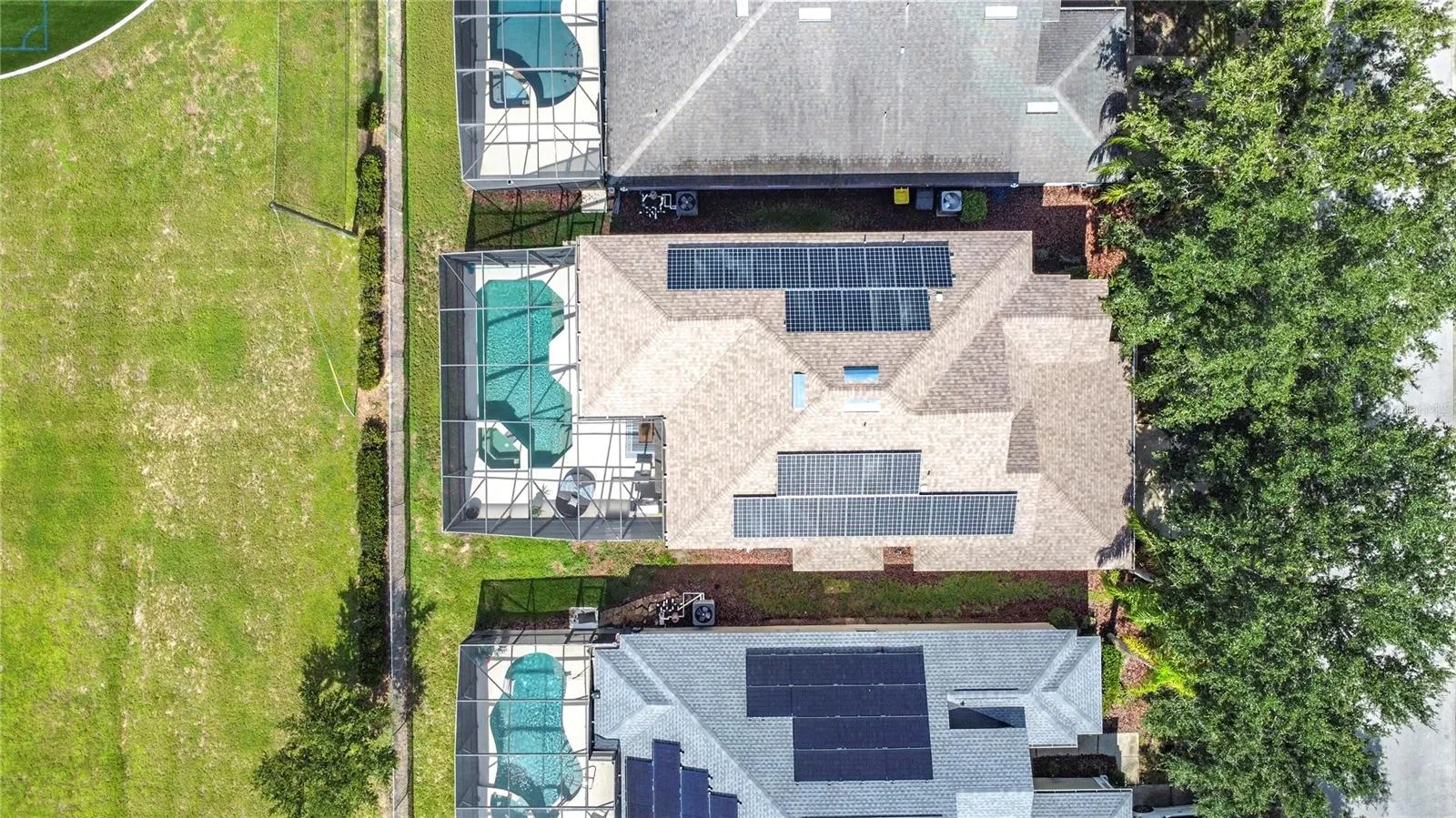 526 HENLEY CIR