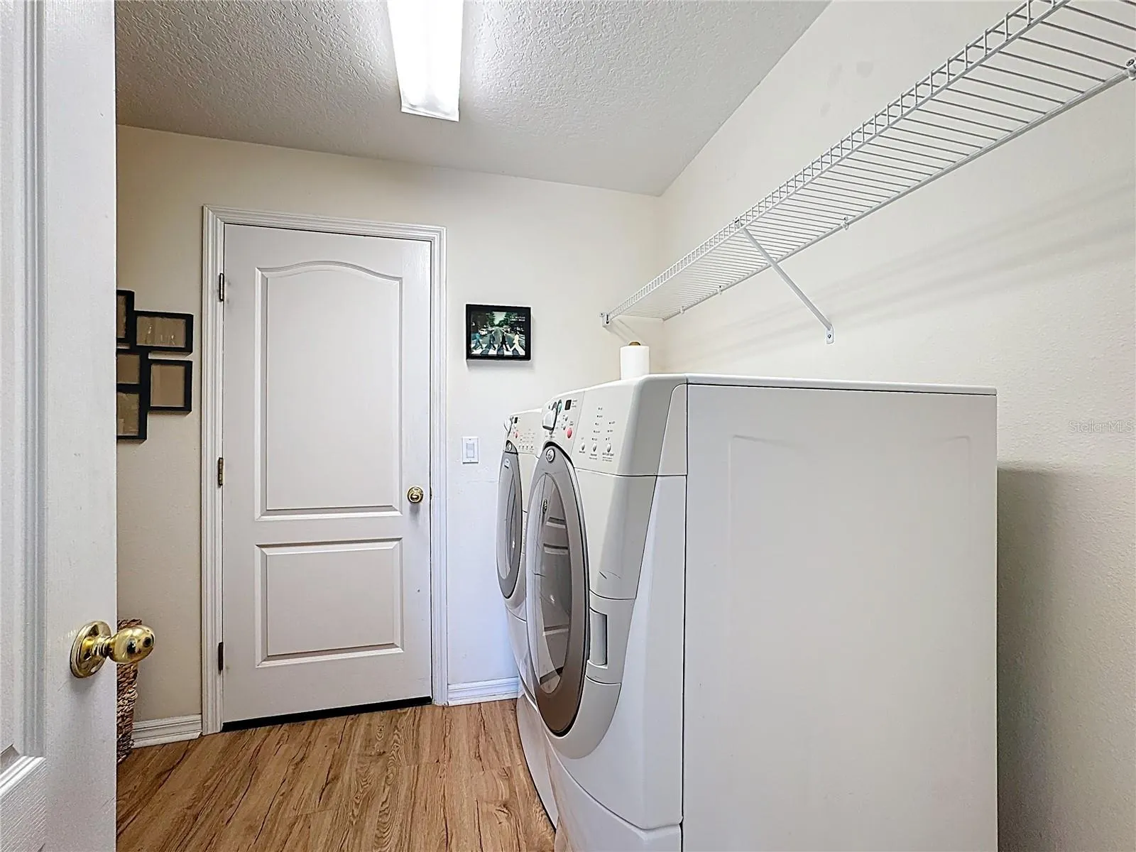 526 HENLEY CIR