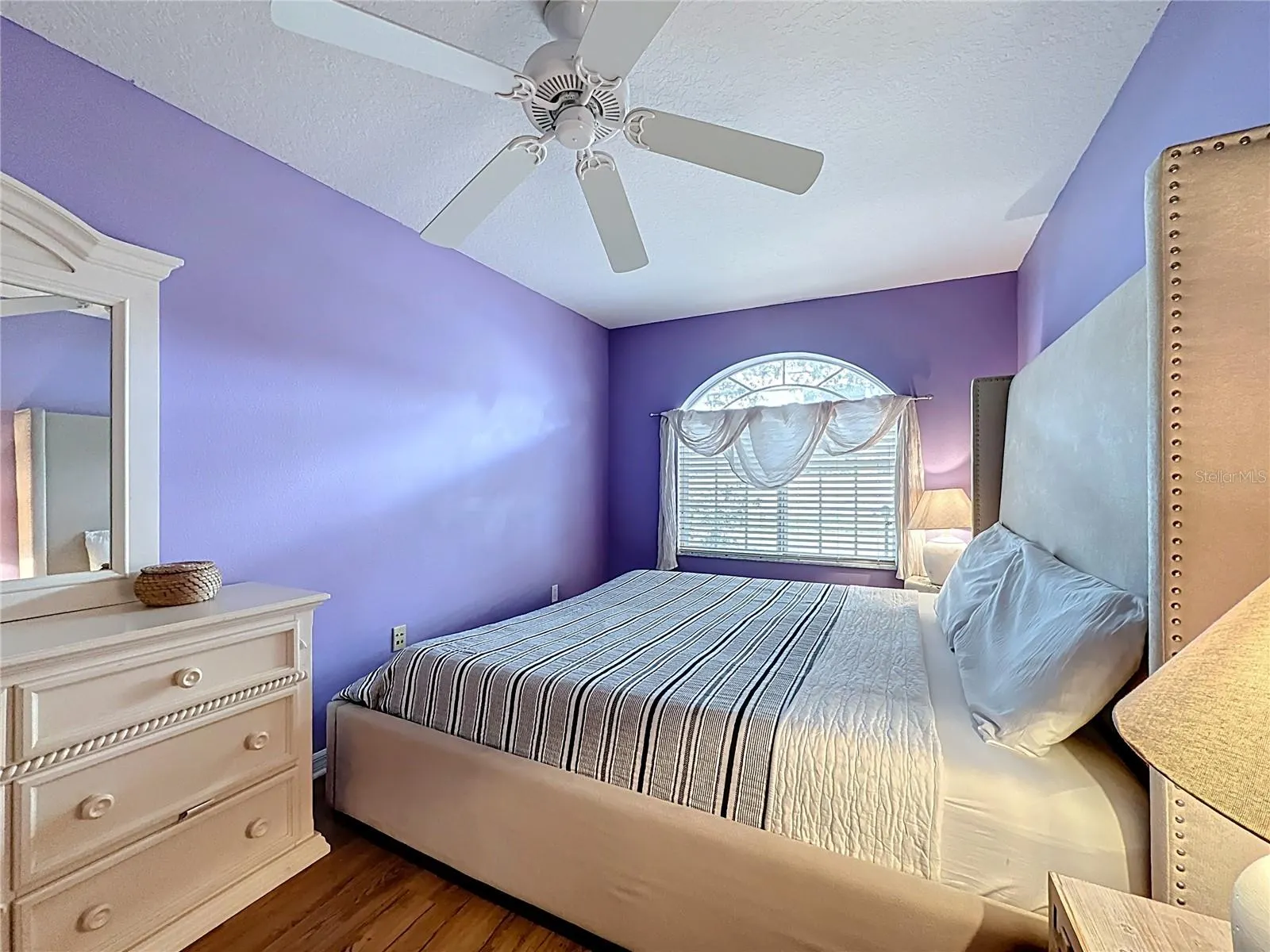 526 HENLEY CIR