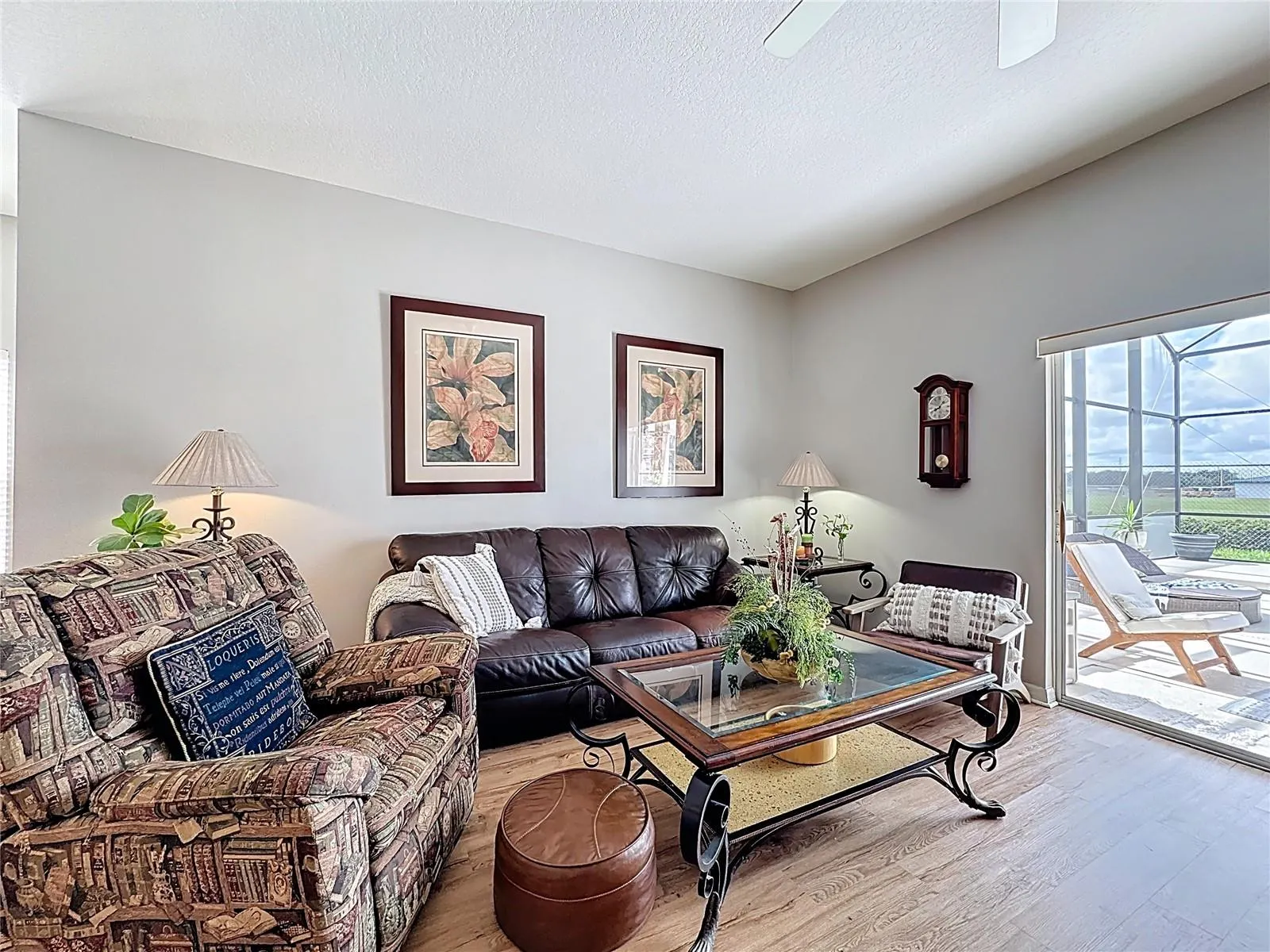 526 HENLEY CIR