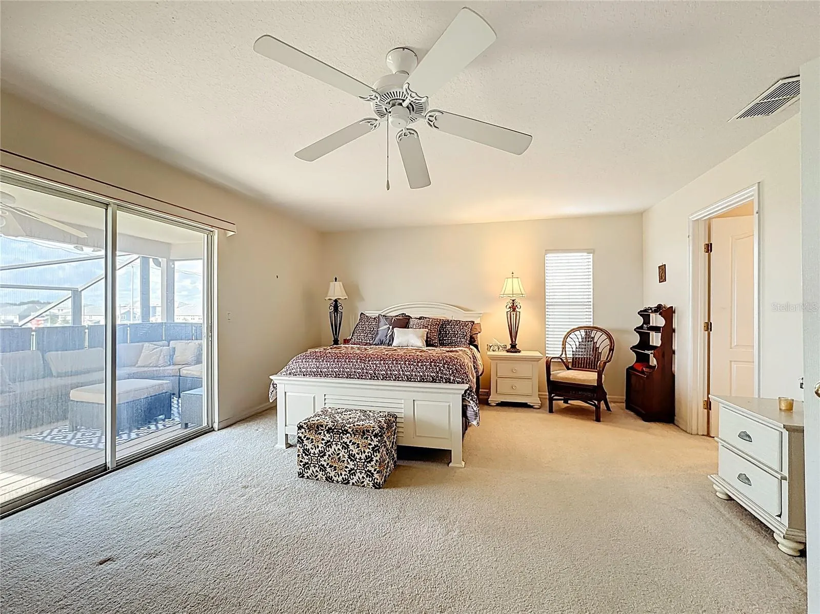 526 HENLEY CIR
