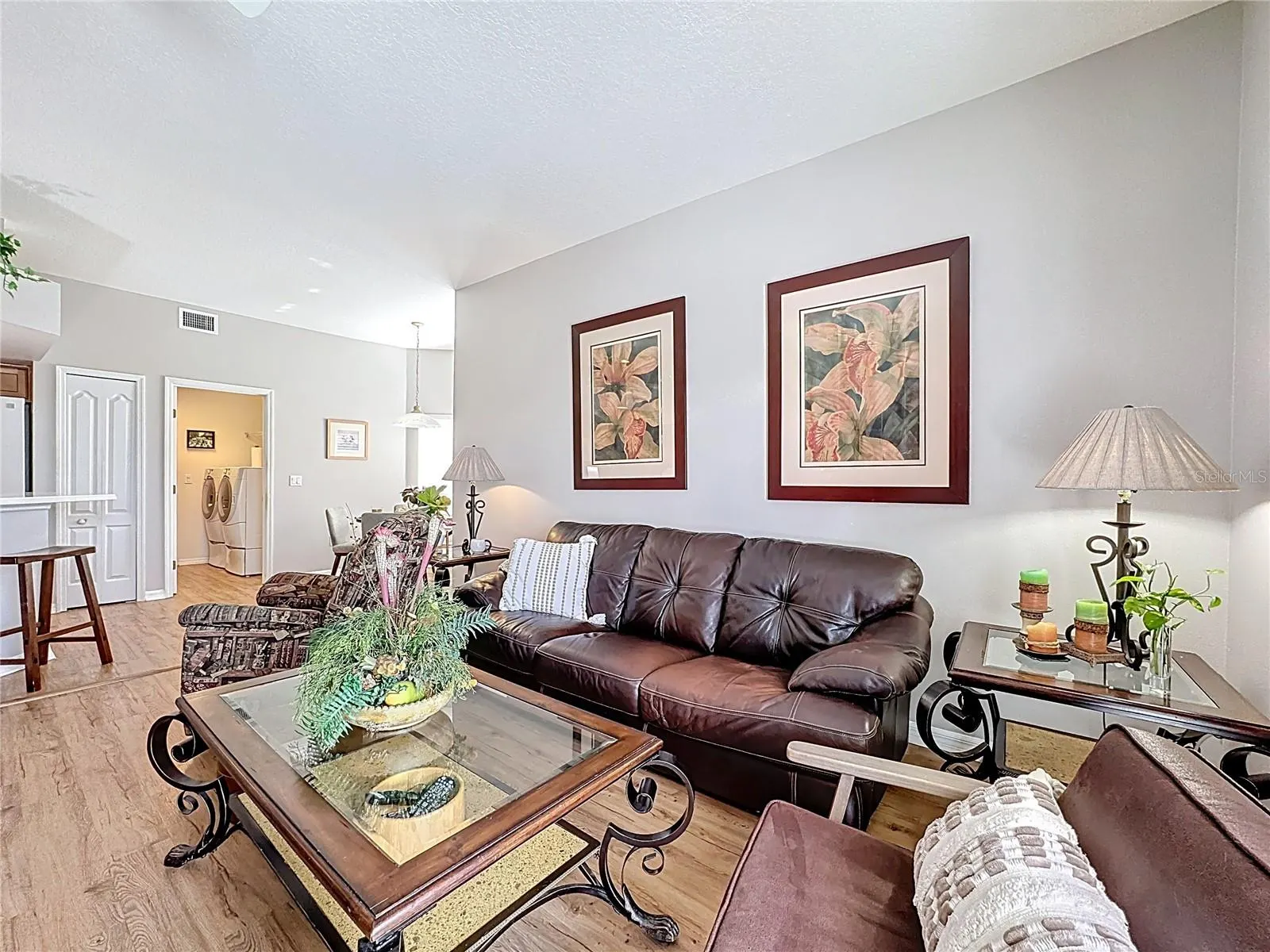 526 HENLEY CIR