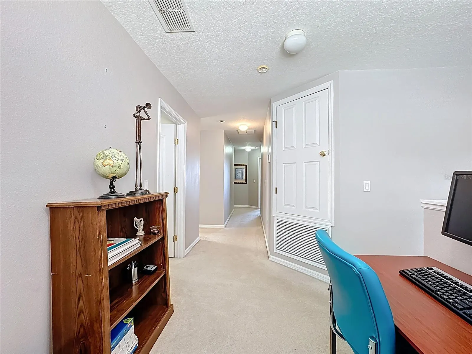526 HENLEY CIR
