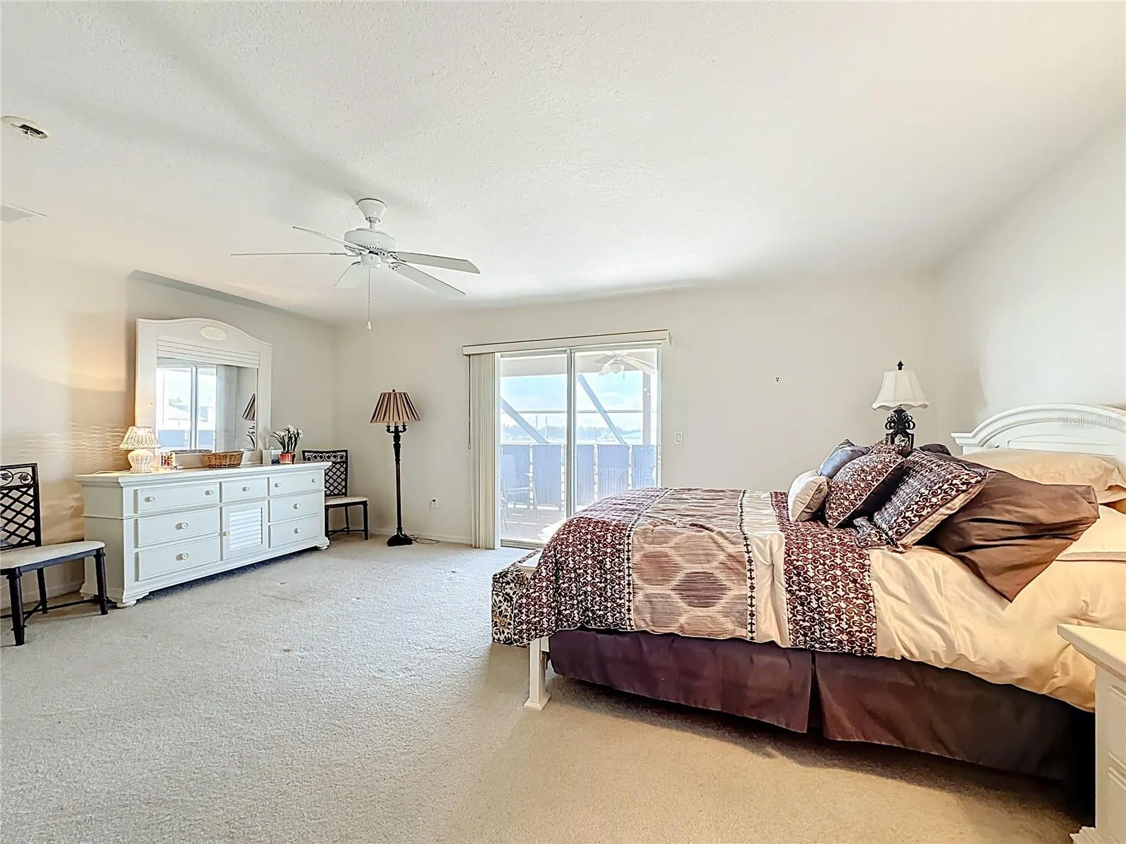 526 HENLEY CIR