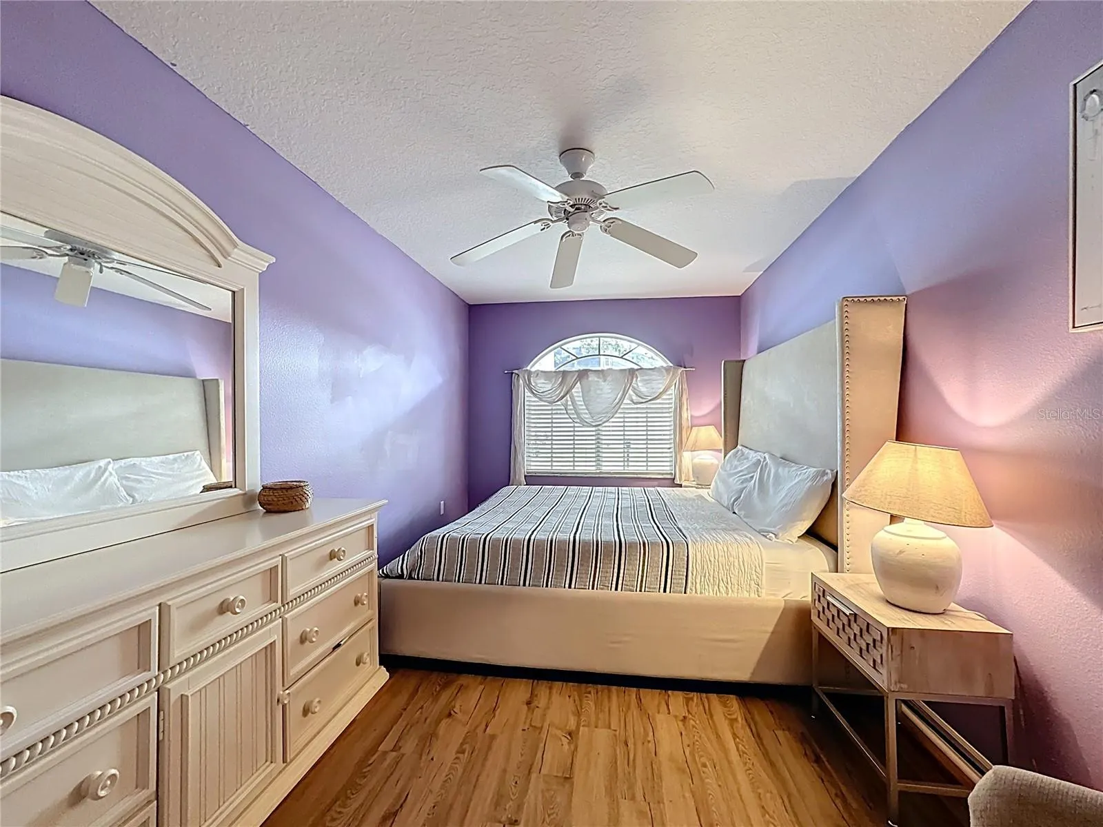 526 HENLEY CIR
