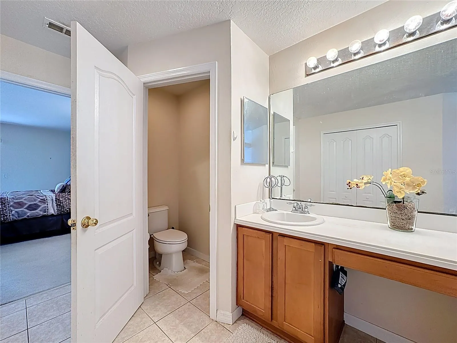 526 HENLEY CIR