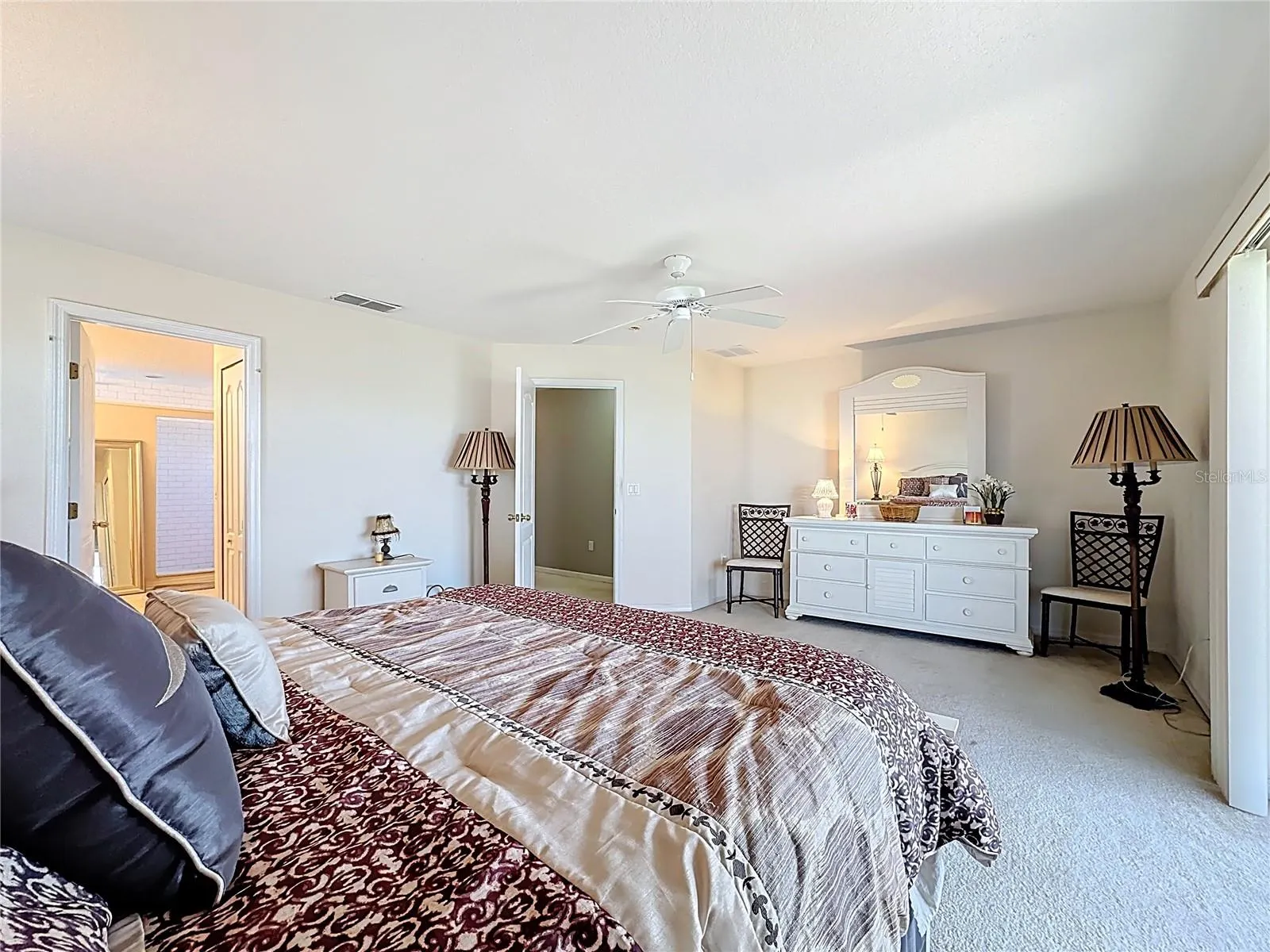 526 HENLEY CIR