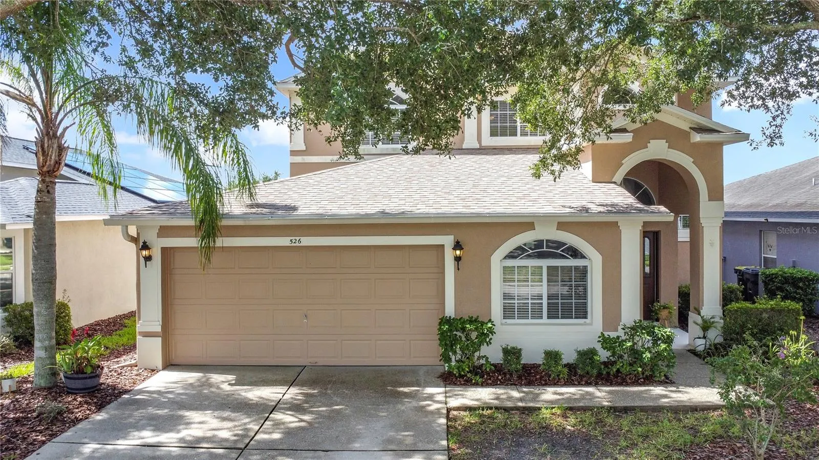 526 HENLEY CIR