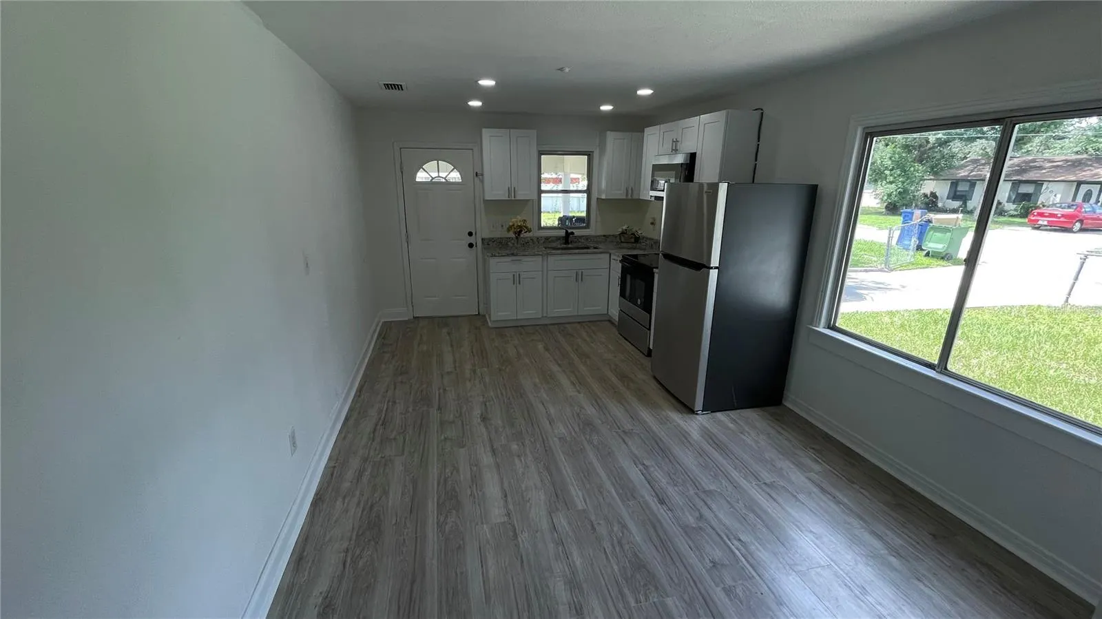 807 E ORCHID AVE