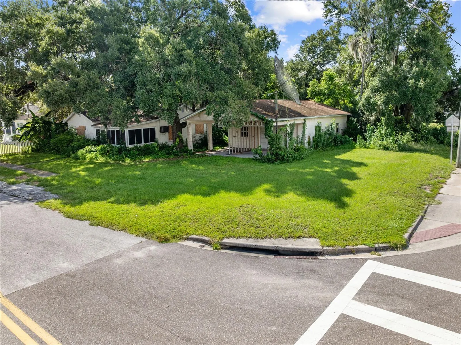 1108 VERONA ST