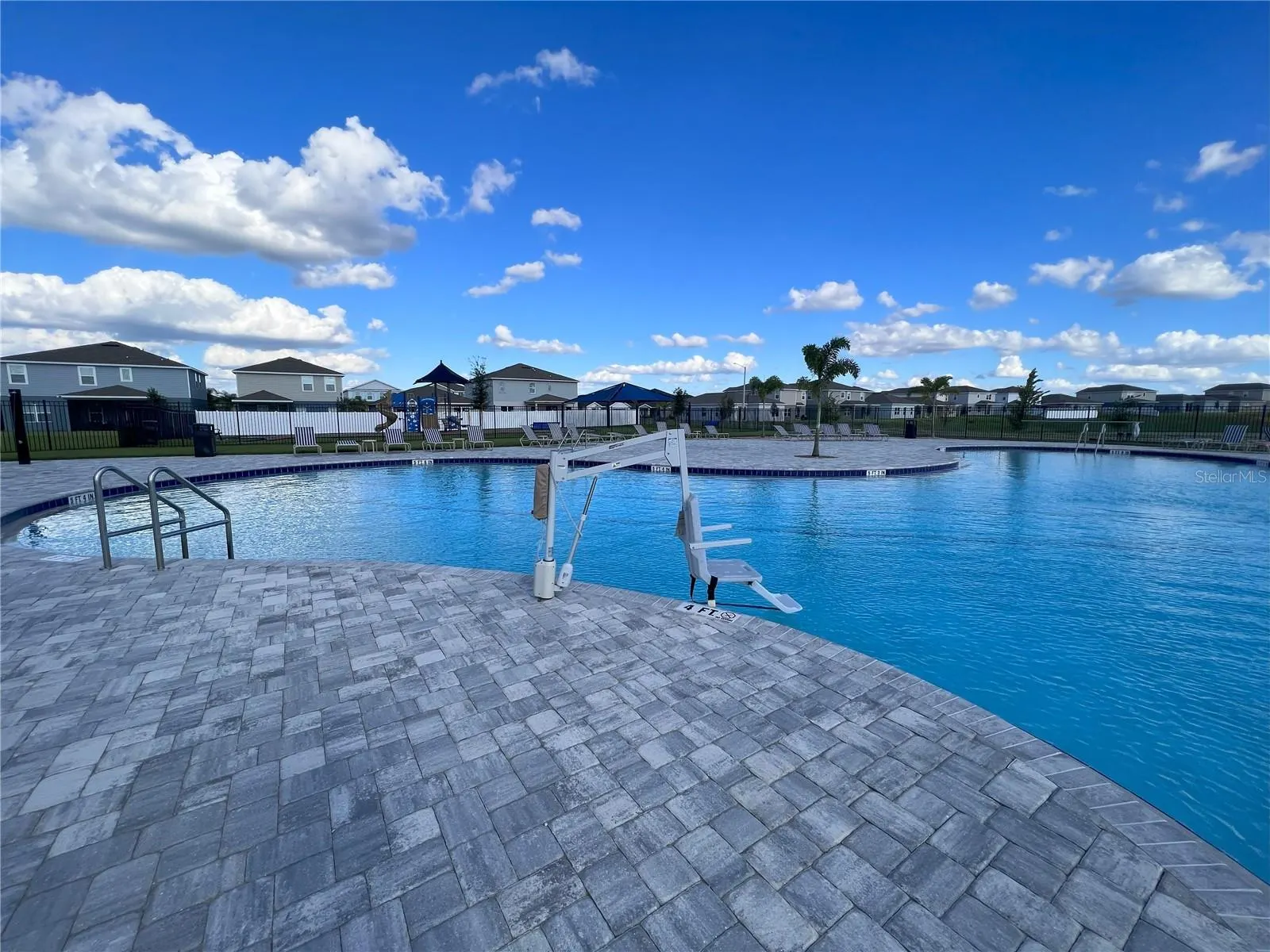 1307 CASCADE DR