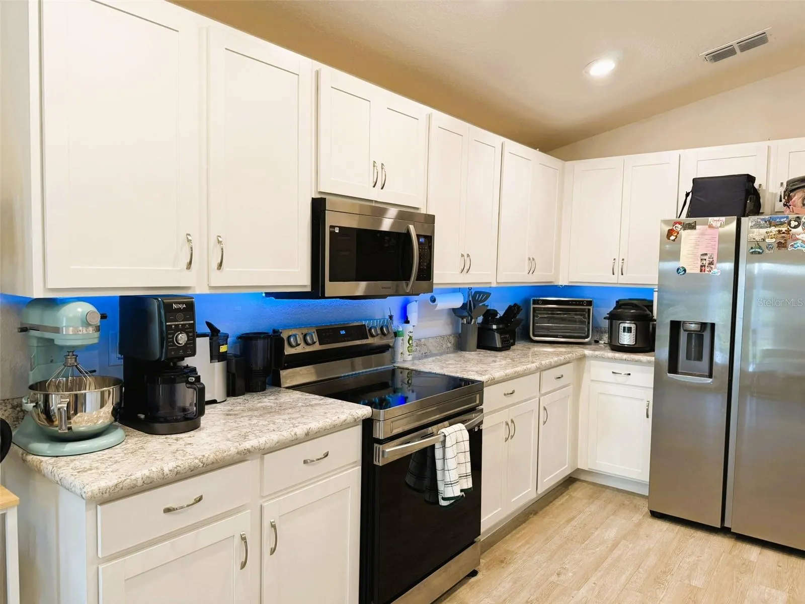 1307 CASCADE DR
