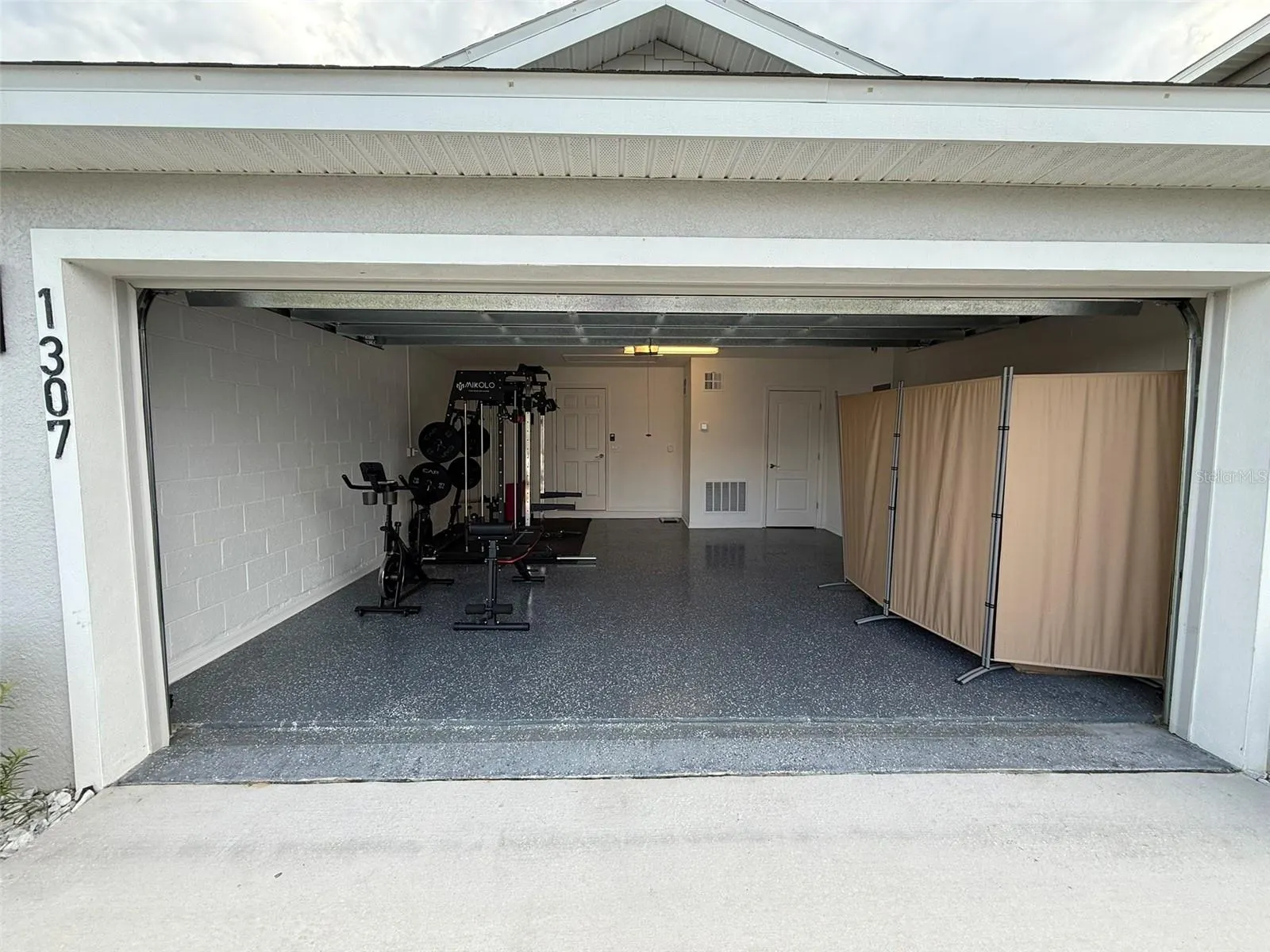 1307 CASCADE DR