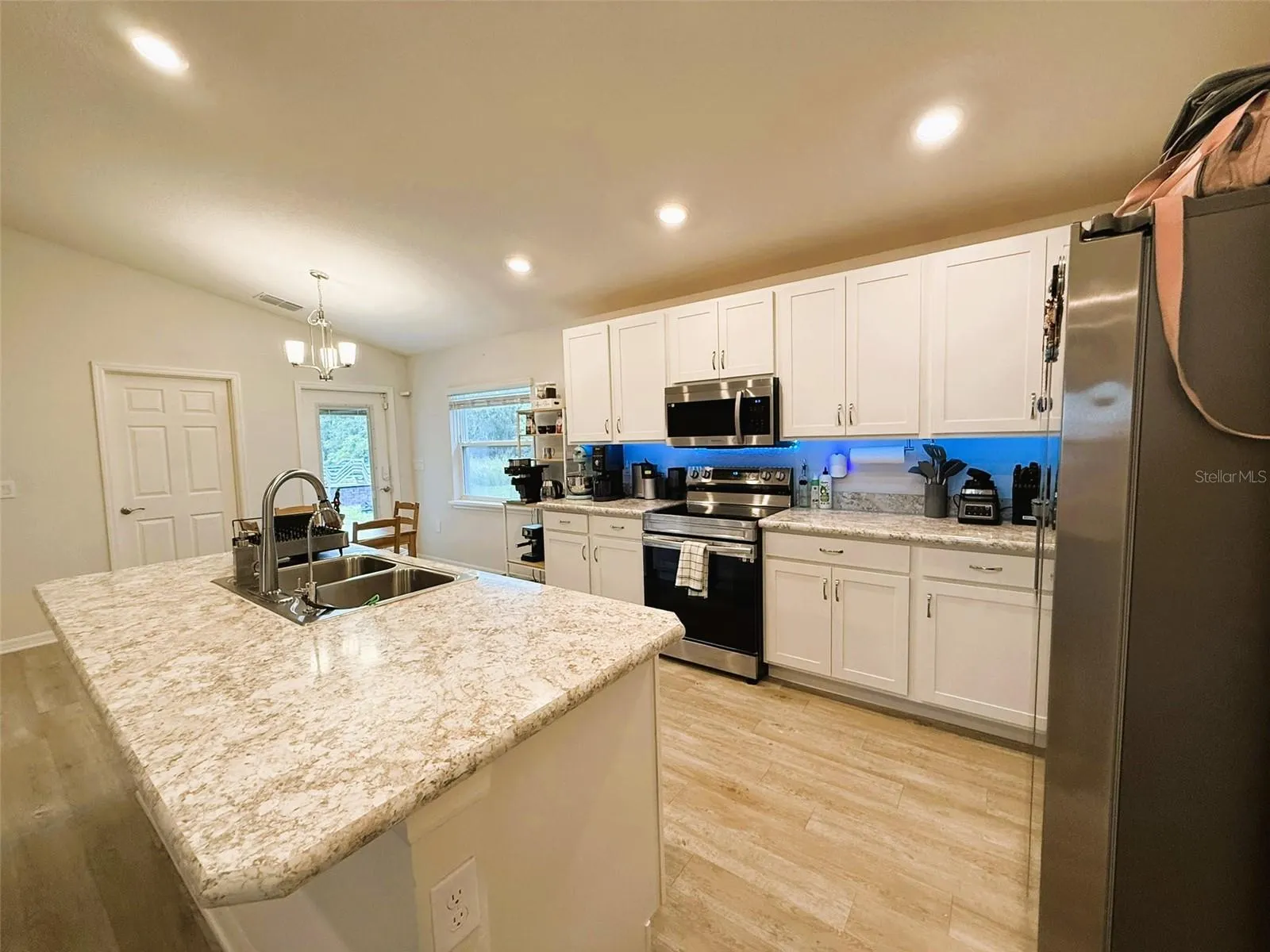 1307 CASCADE DR