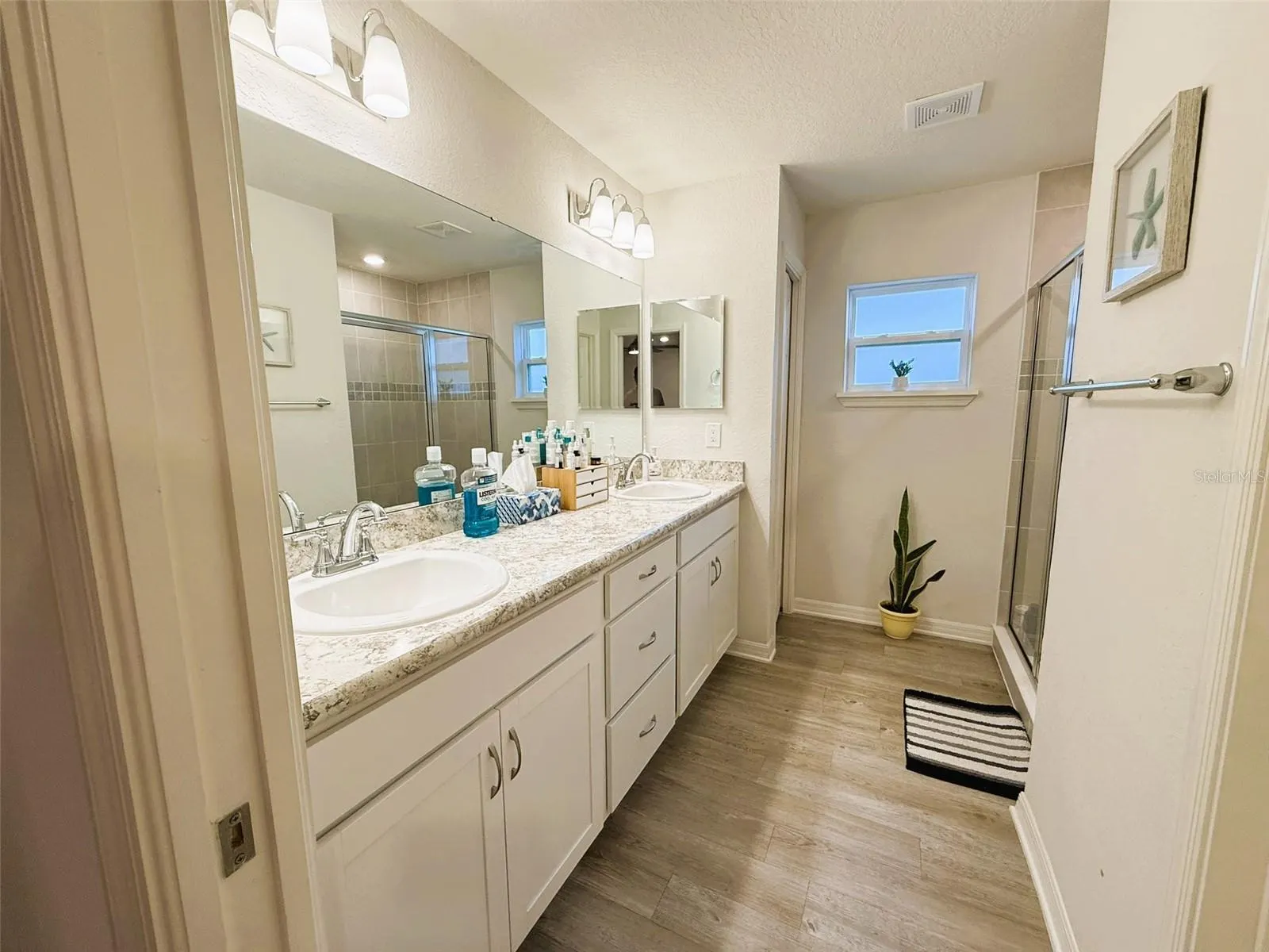 1307 CASCADE DR