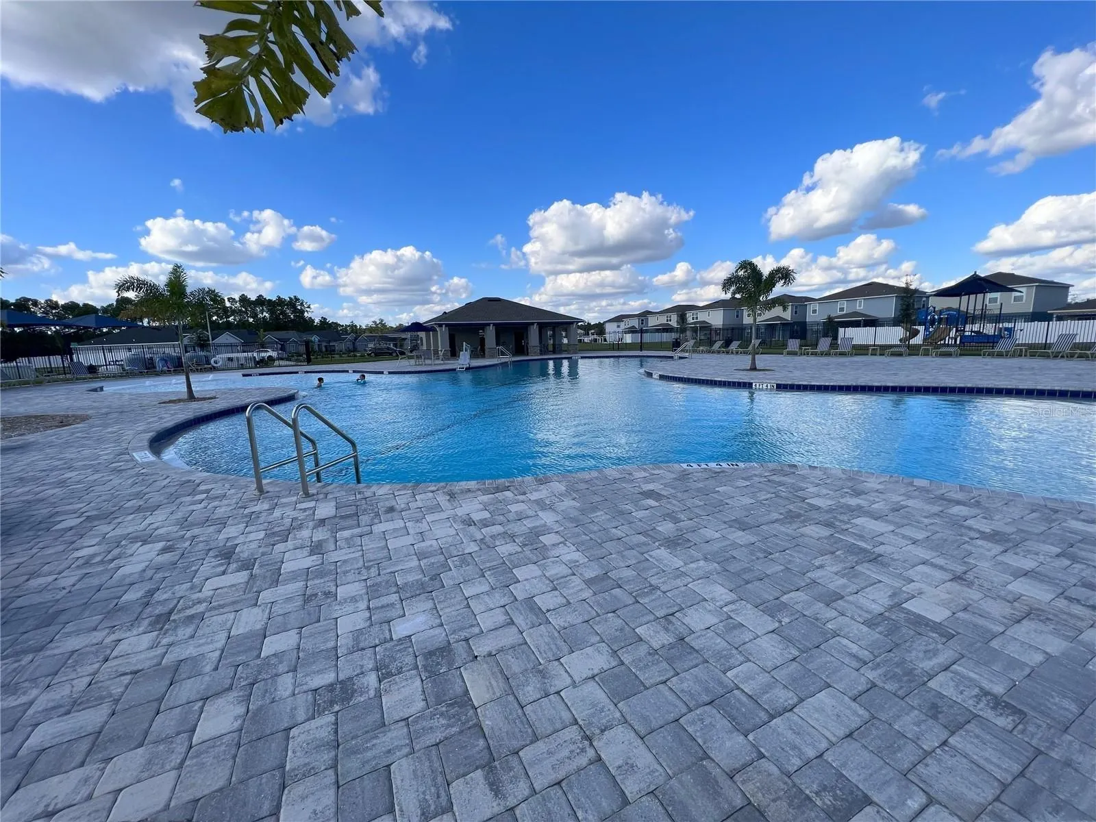 1307 CASCADE DR