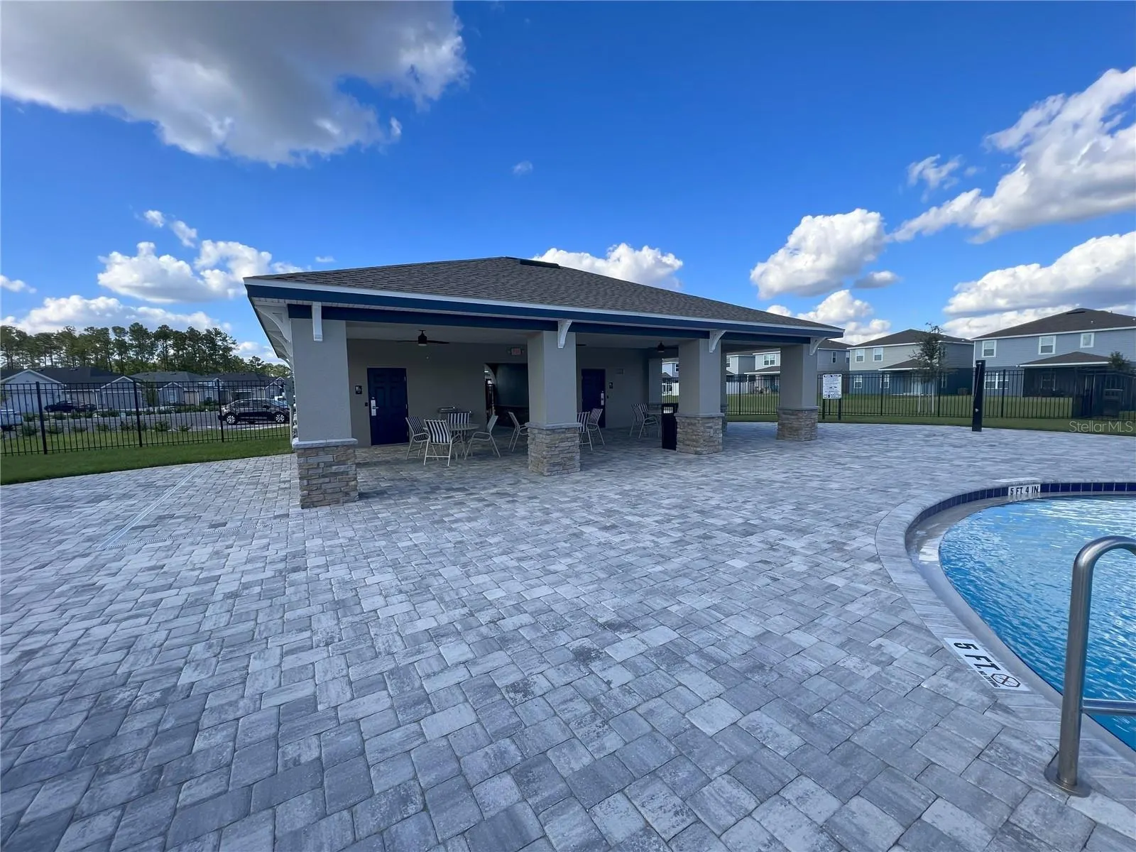 1307 CASCADE DR