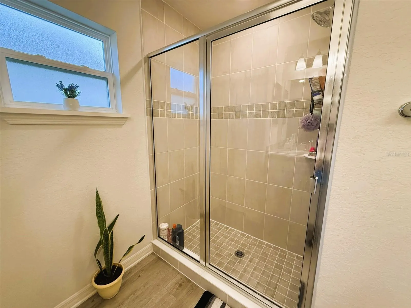 1307 CASCADE DR