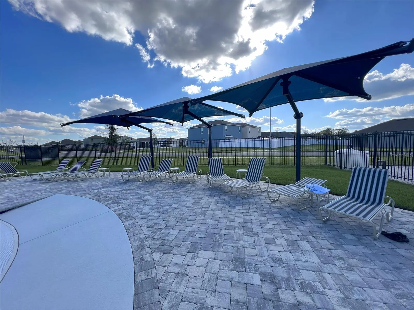 1307 CASCADE DR