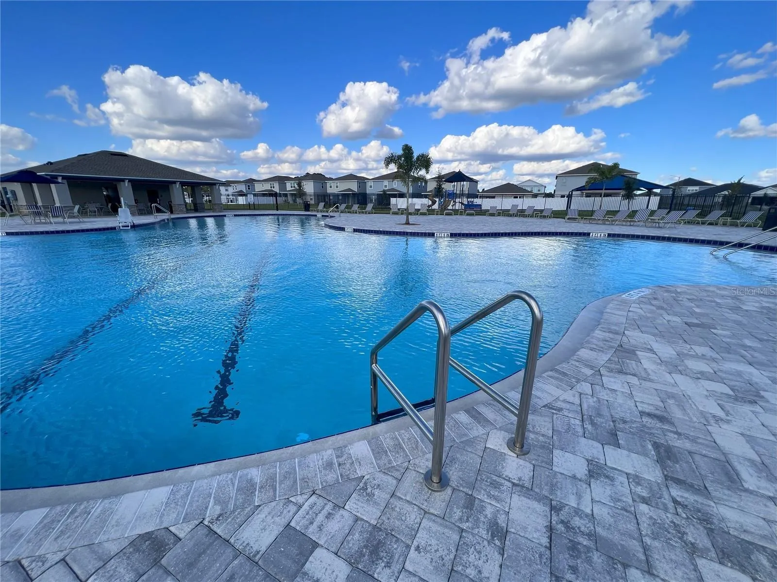 1307 CASCADE DR