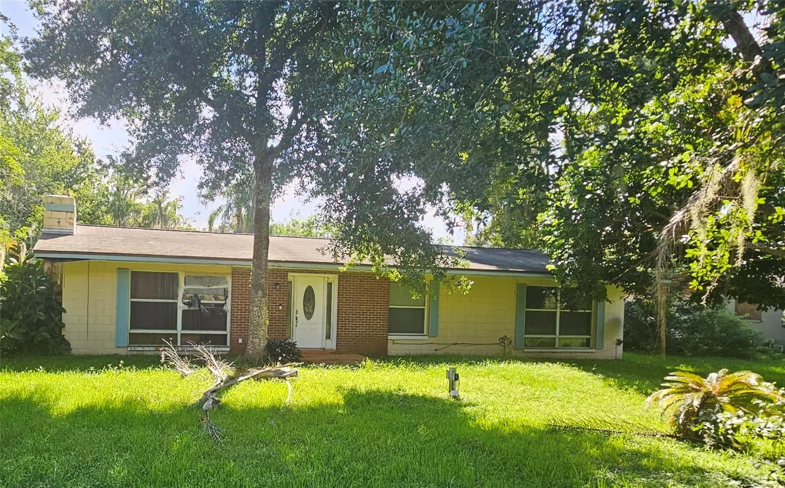 961 SHORE DR