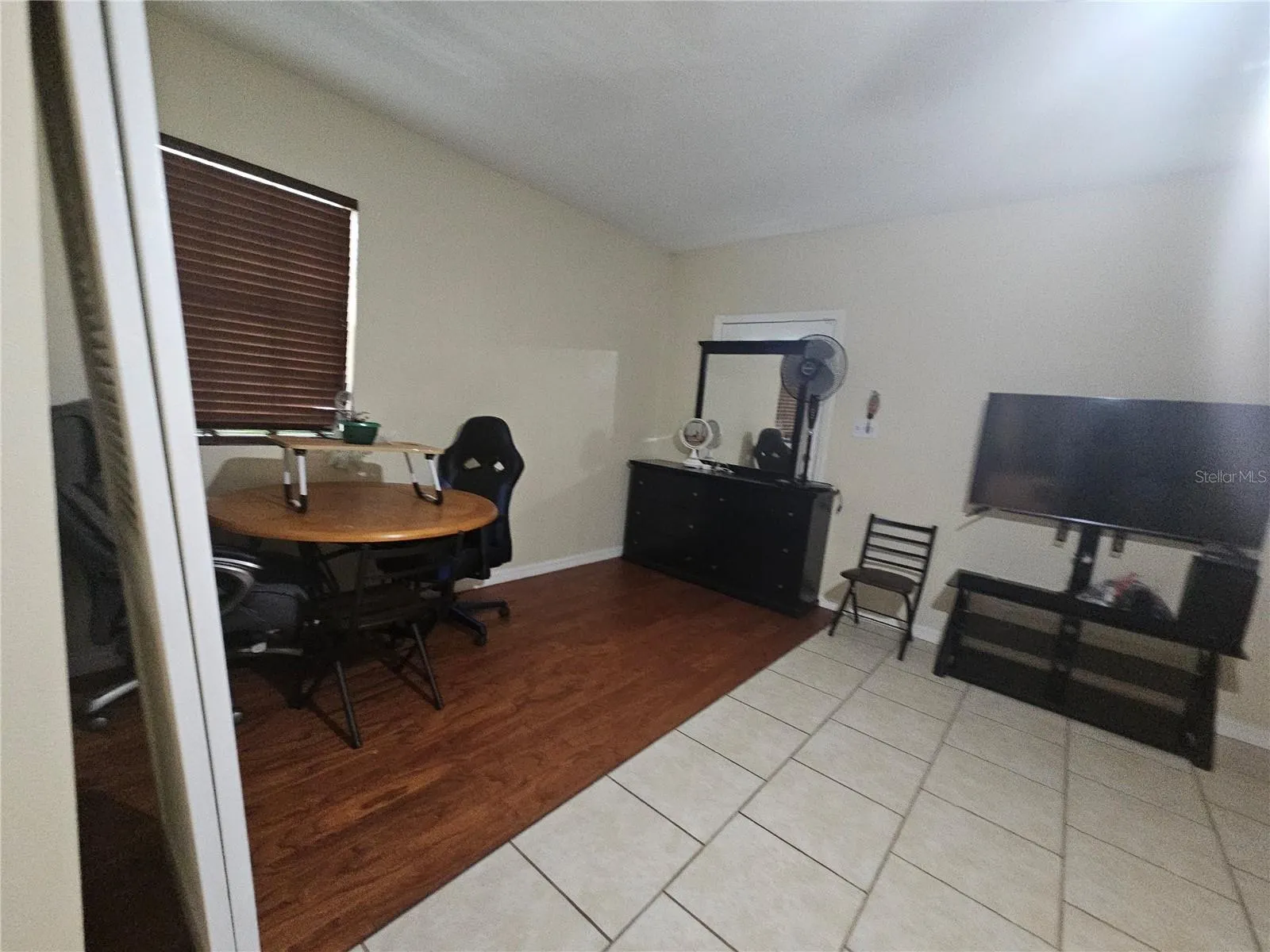 961 SHORE DR
