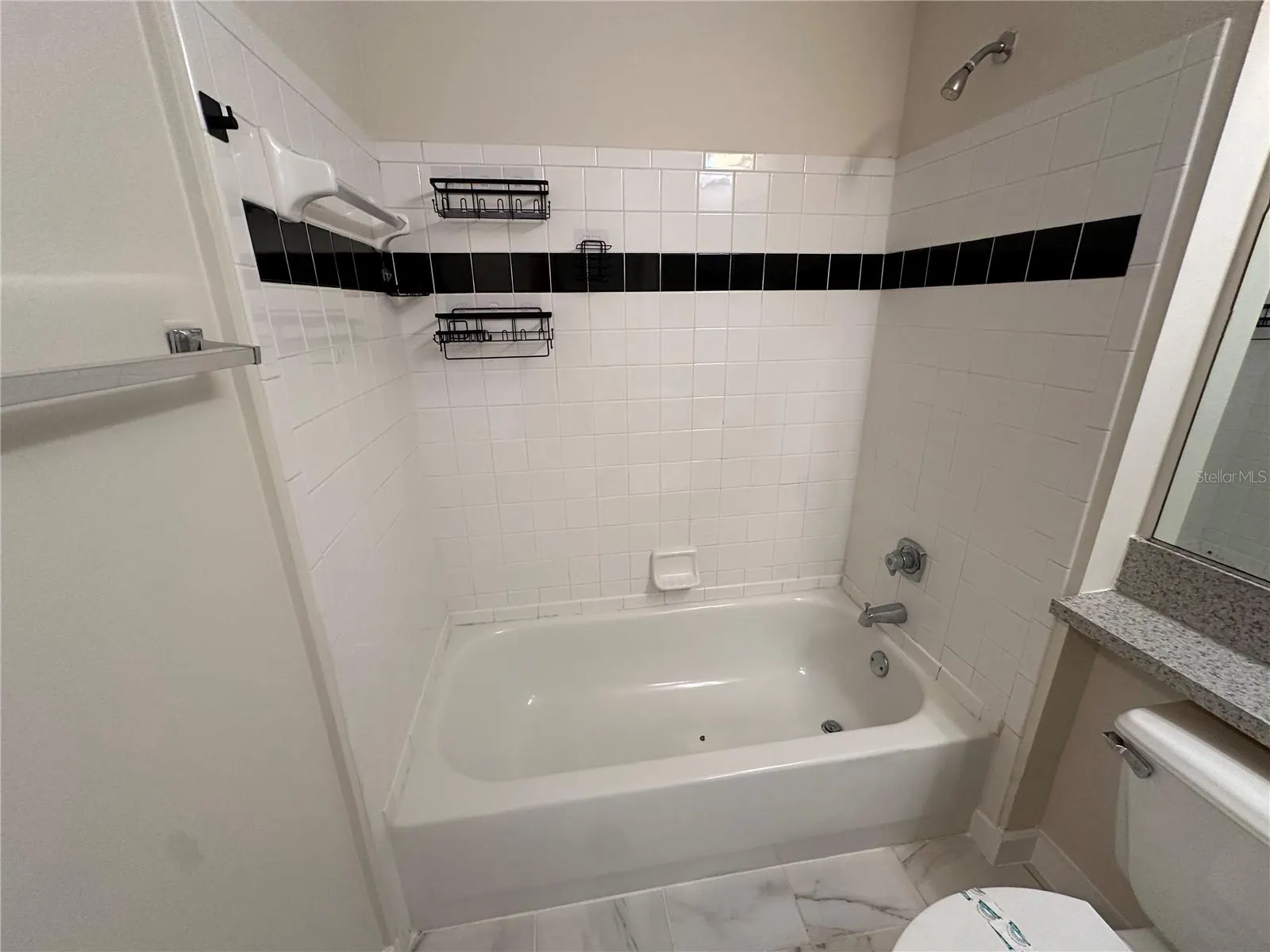 611 CAMPUS ST #130, #130