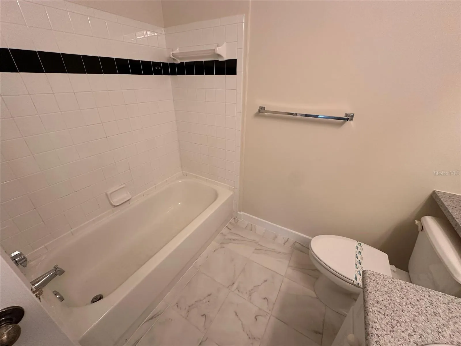 611 CAMPUS ST #130, #130