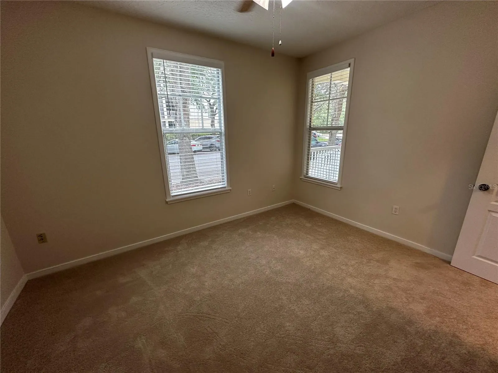 611 CAMPUS ST #130, #130