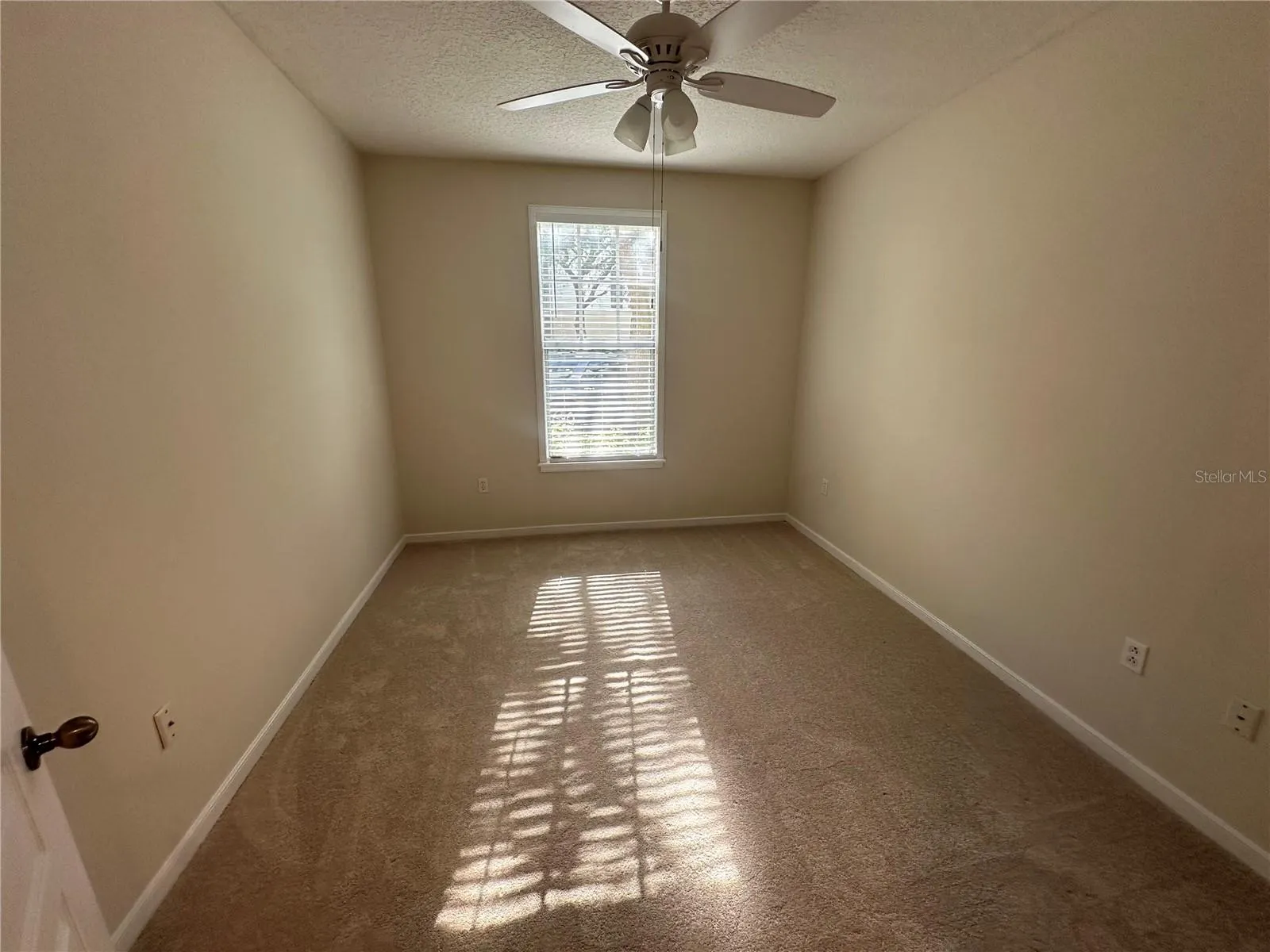 611 CAMPUS ST #130, #130