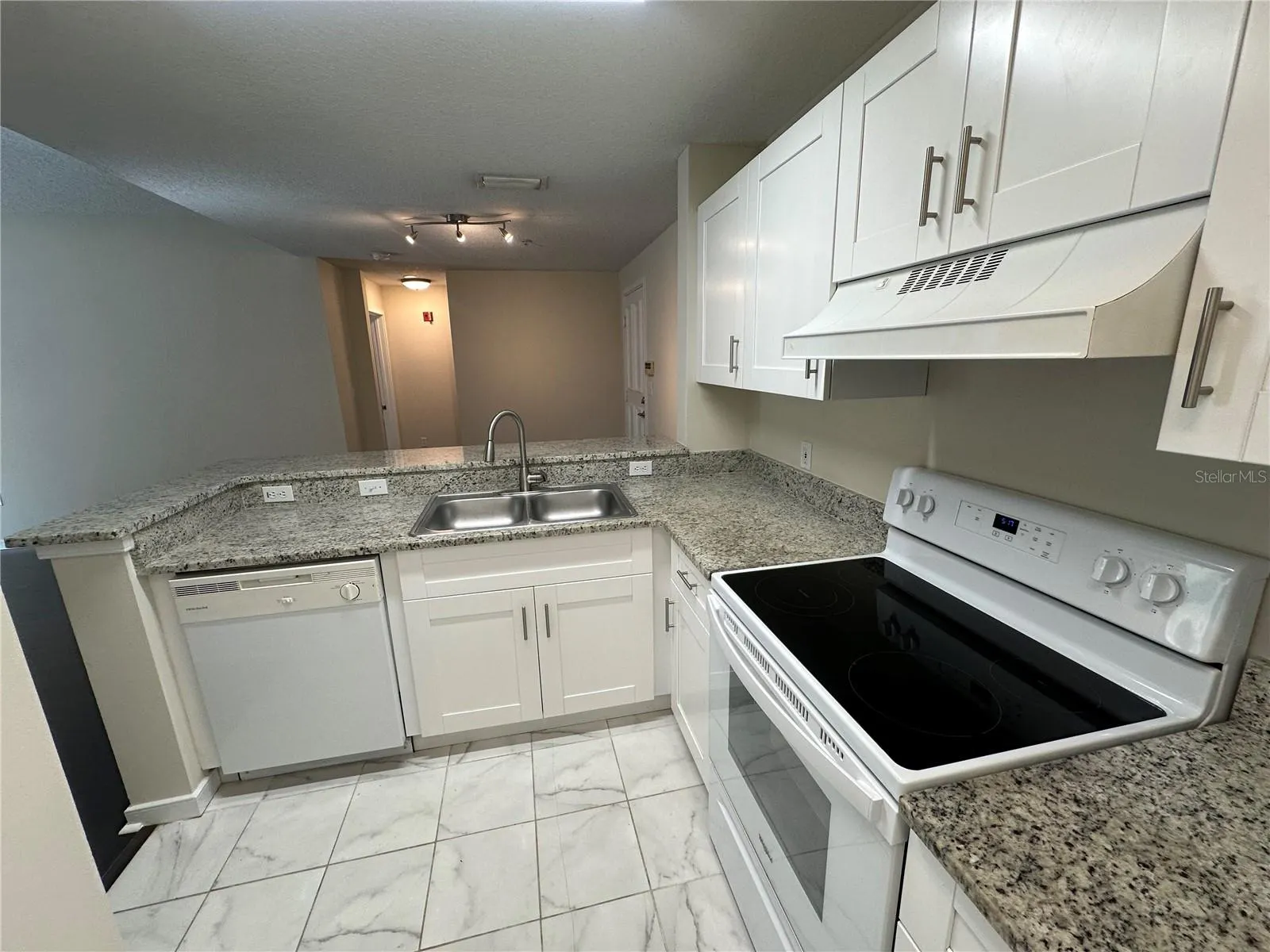 611 CAMPUS ST #130, #130