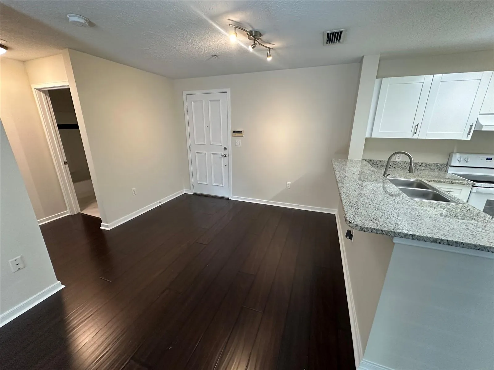 611 CAMPUS ST #130, #130