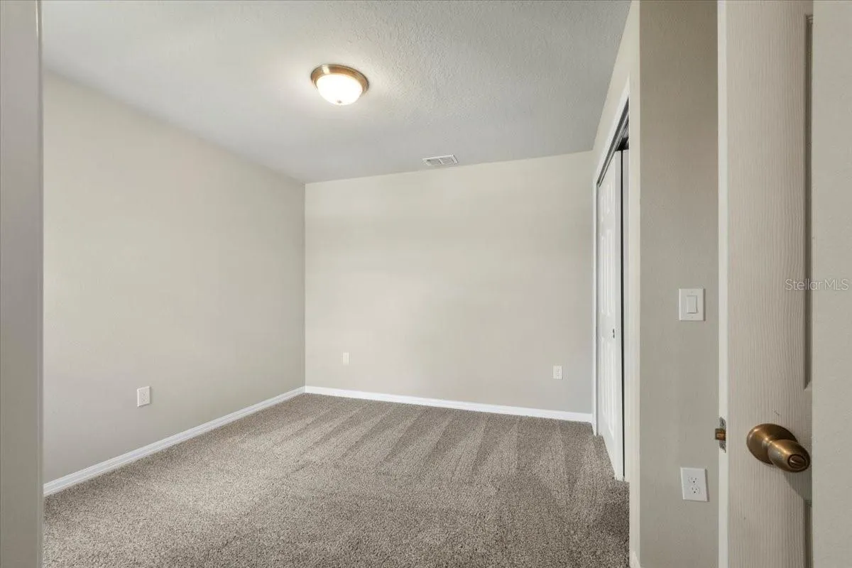 726 LEGACY DR