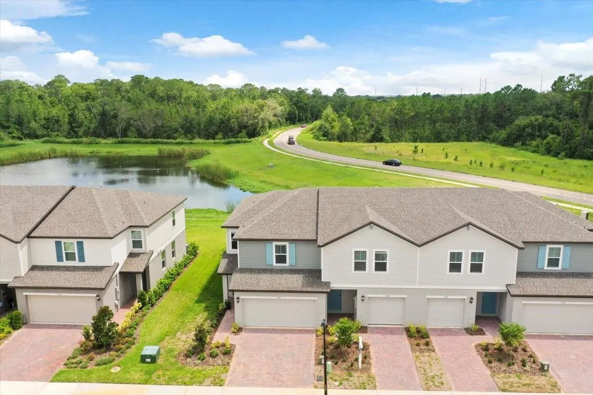 726 LEGACY DR