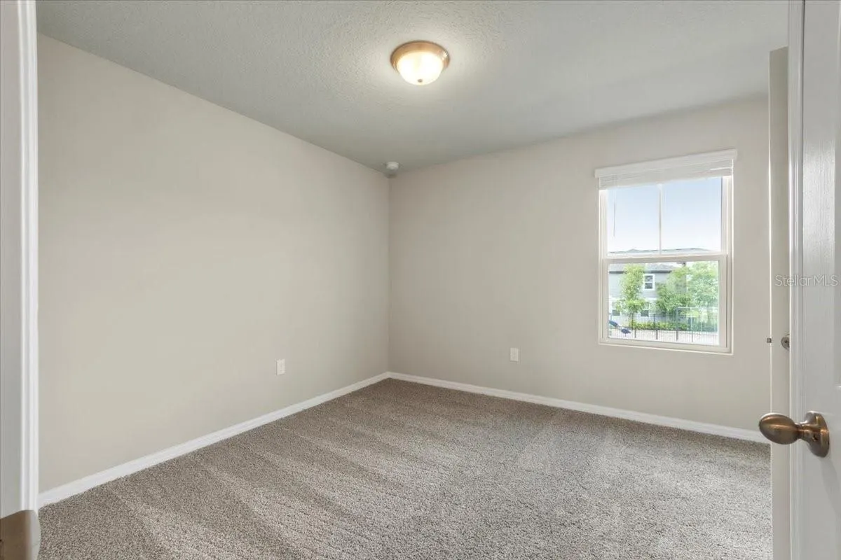 726 LEGACY DR