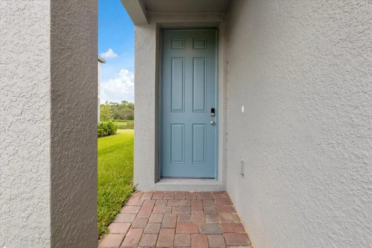726 LEGACY DR